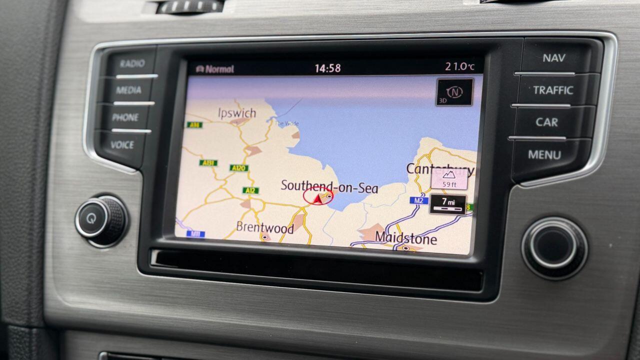 Volkswagen Golf view 17