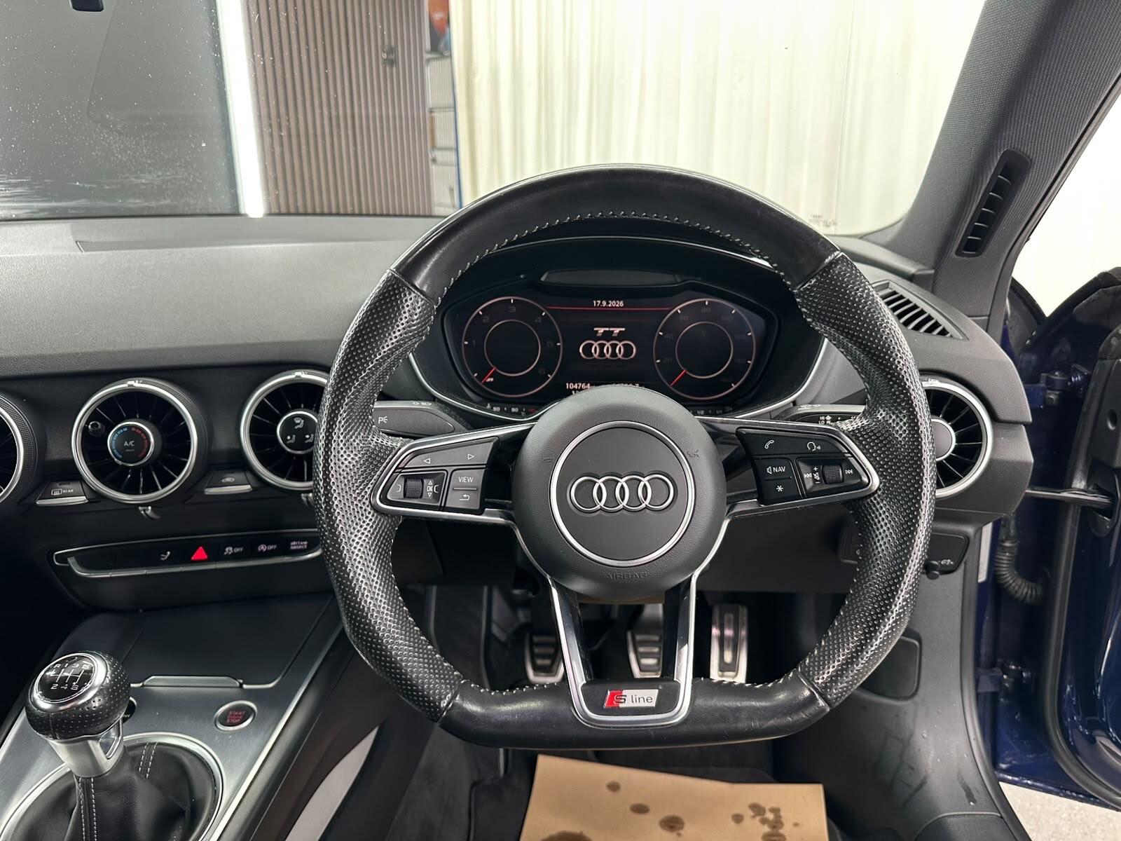 Audi TT view 34