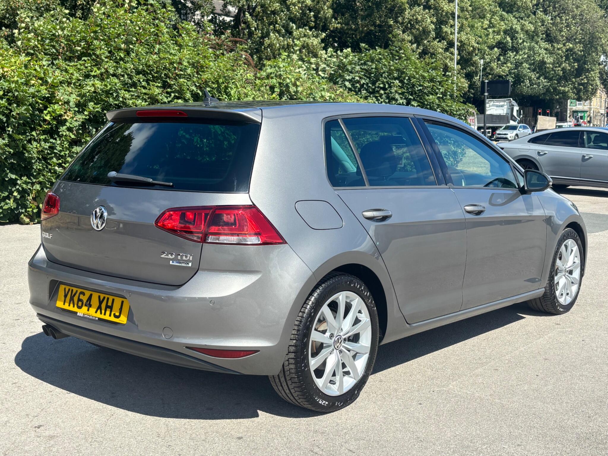Volkswagen Golf view 4