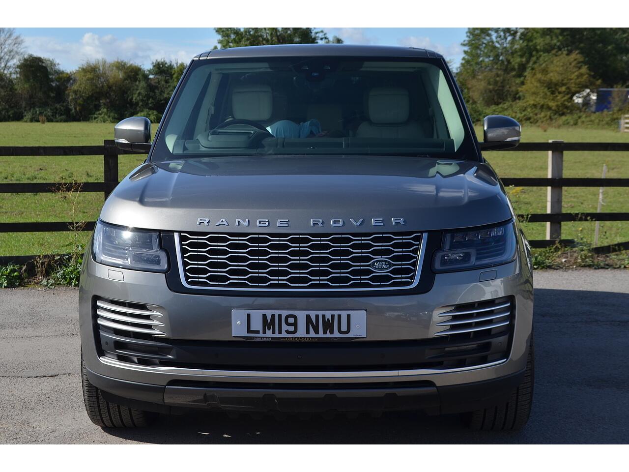 Land Rover Range Rover view 4