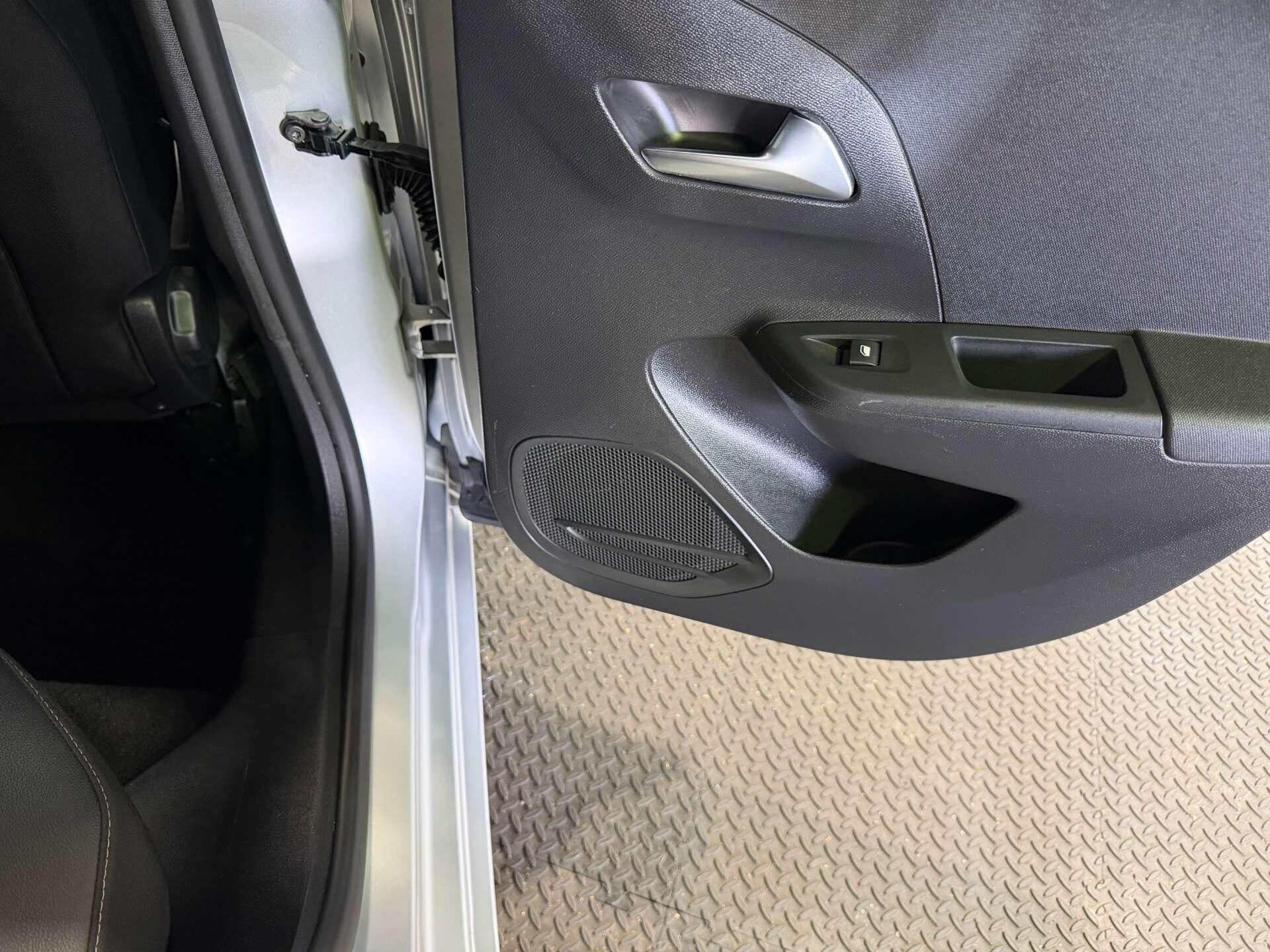 Vauxhall Corsa view 41
