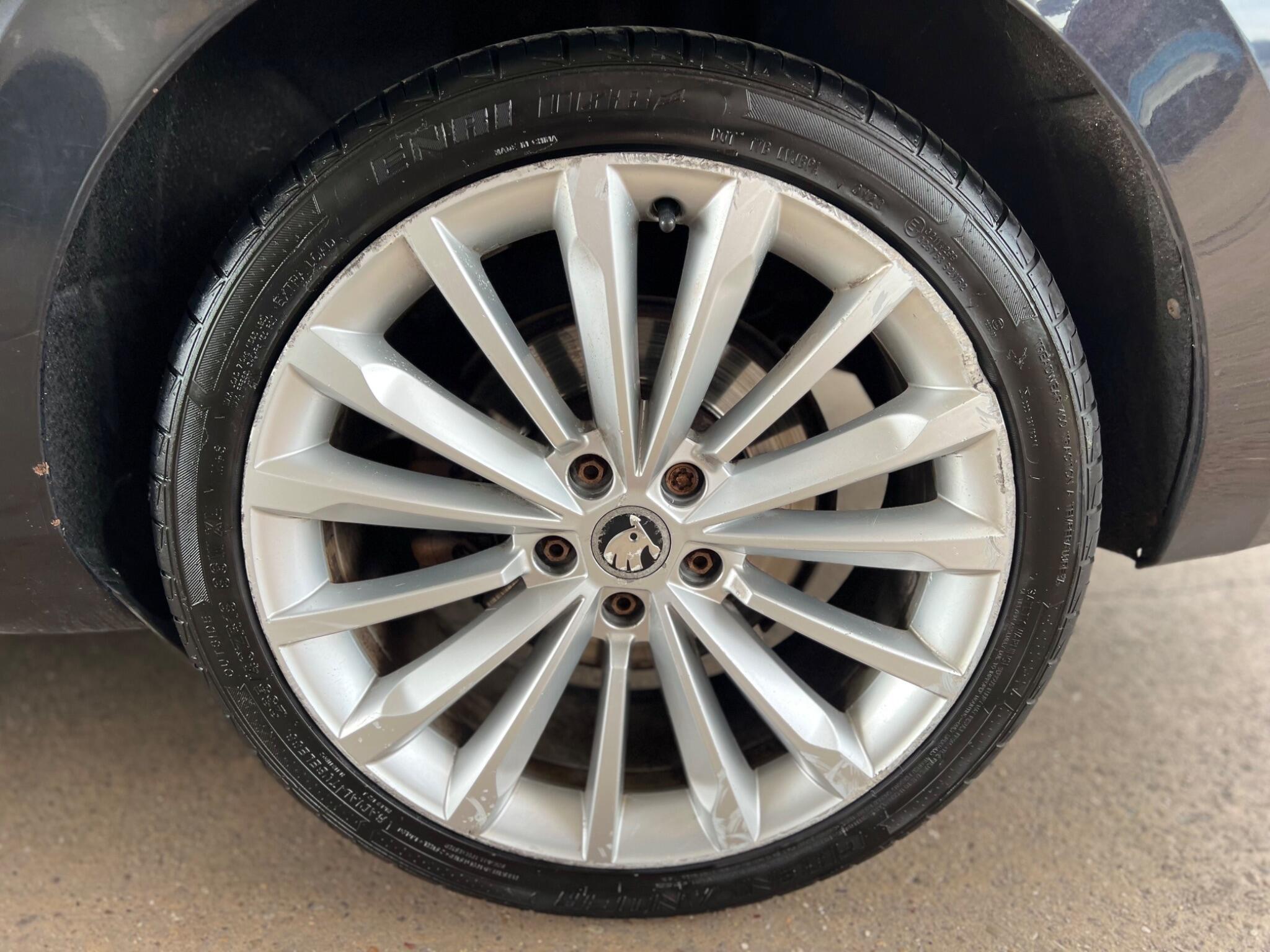 Skoda Superb view 25