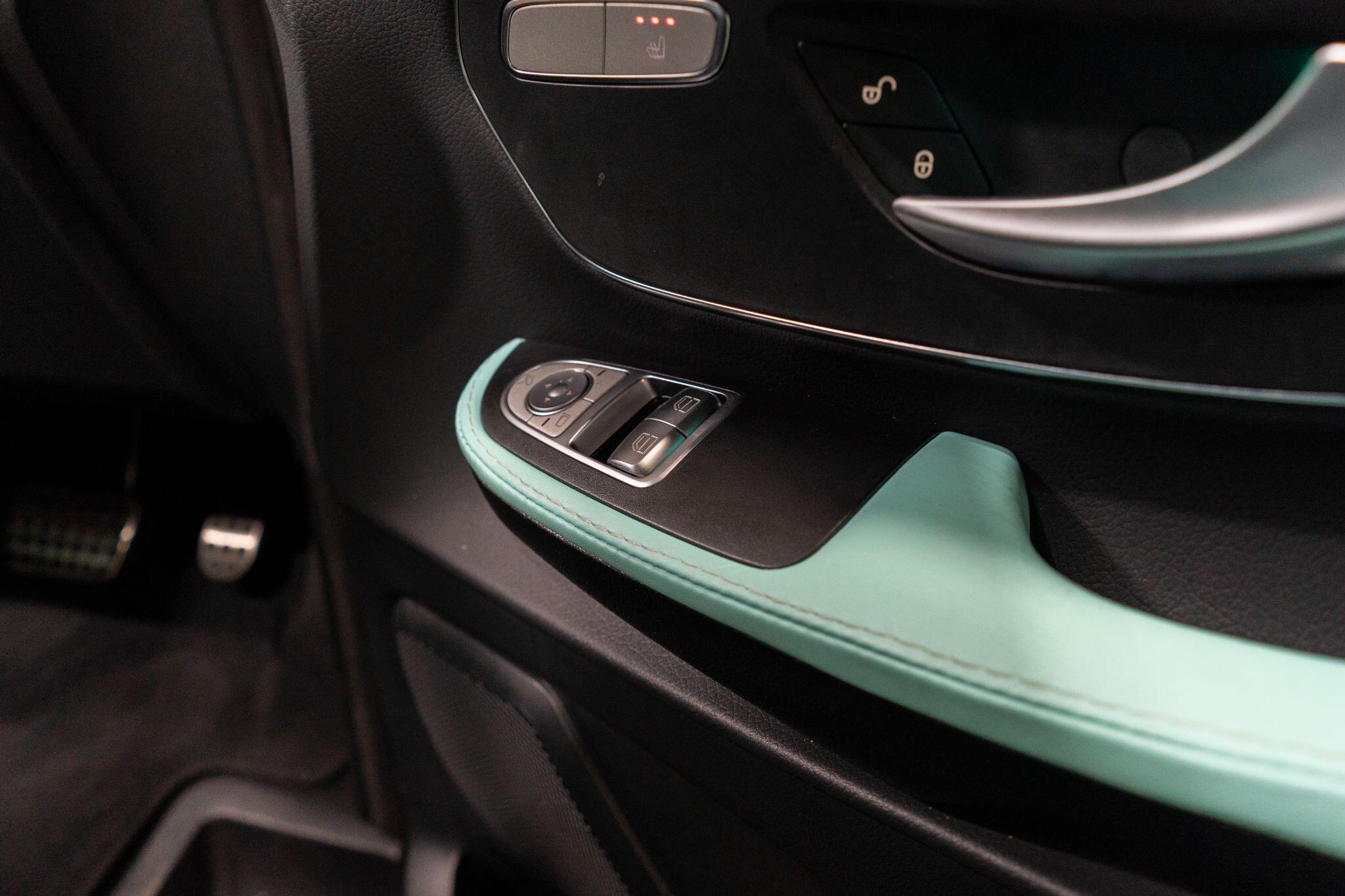Mercedes-Benz V-Class view 38