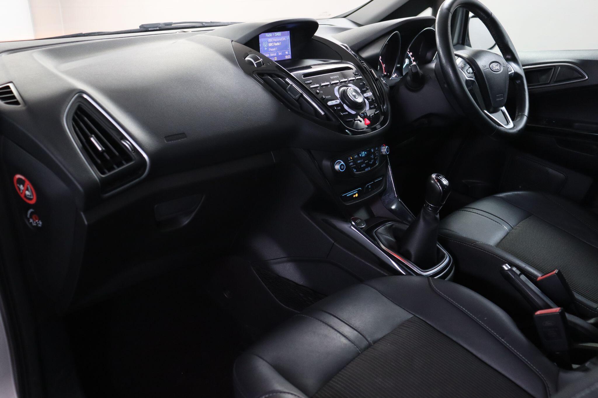 Ford B-Max view 34