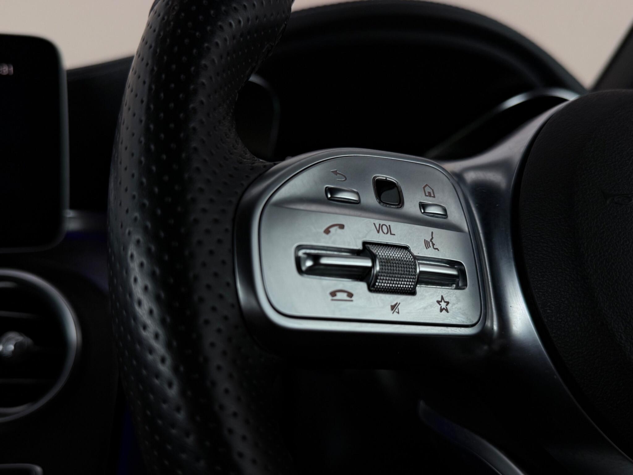 Mercedes-Benz C-Class view 16