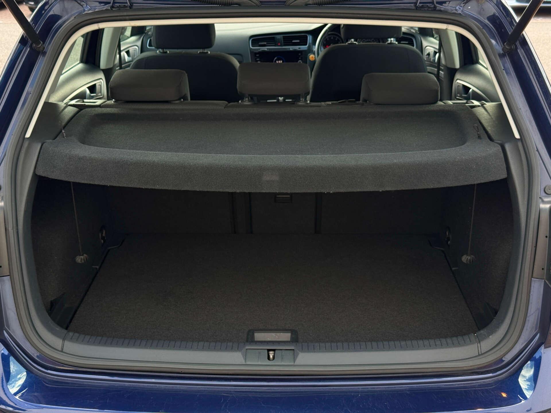 Volkswagen Golf view 31