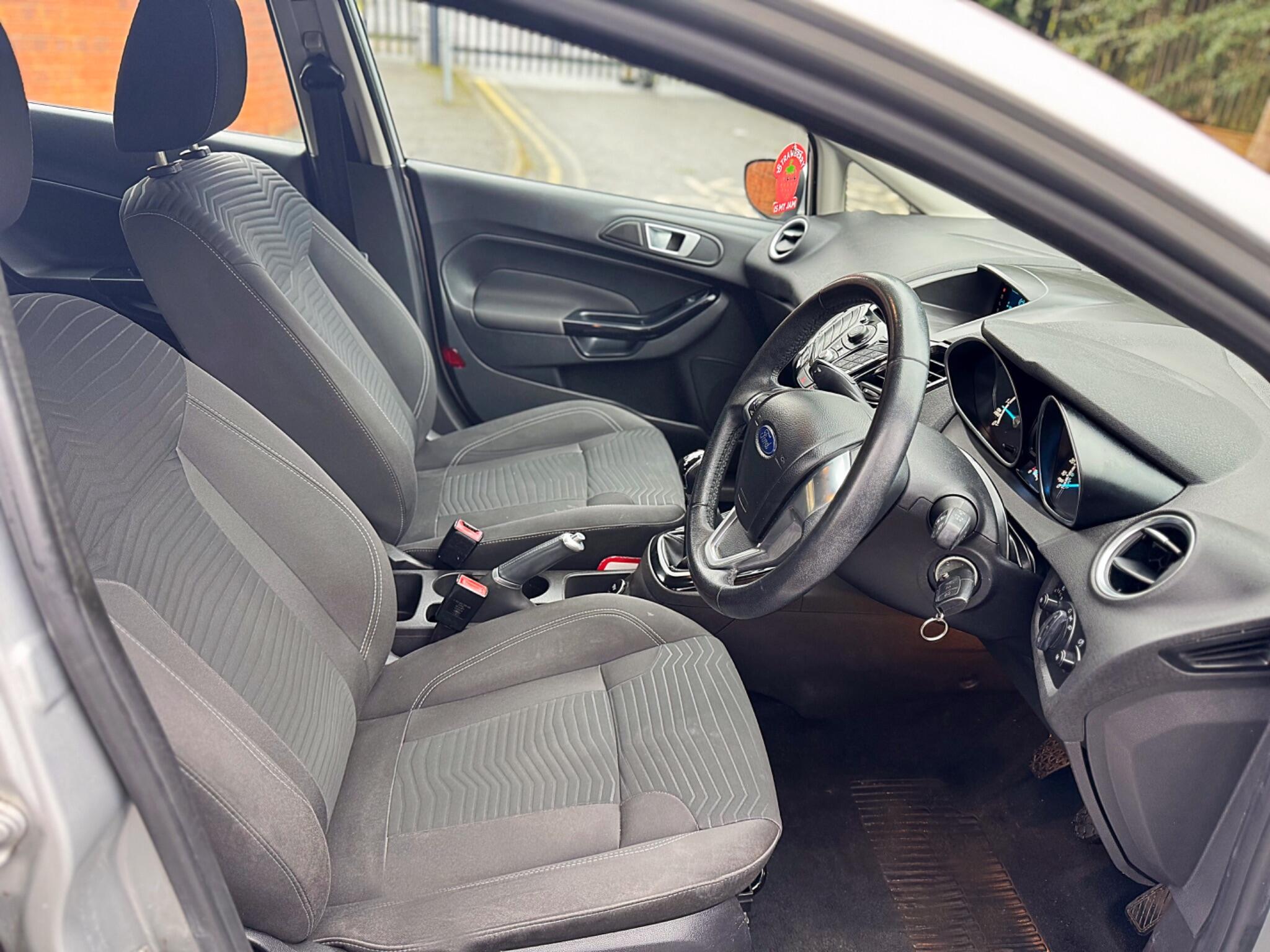 2014 Ford Fiesta 1.5 TDCi Zetec Euro 5 5dr image 33