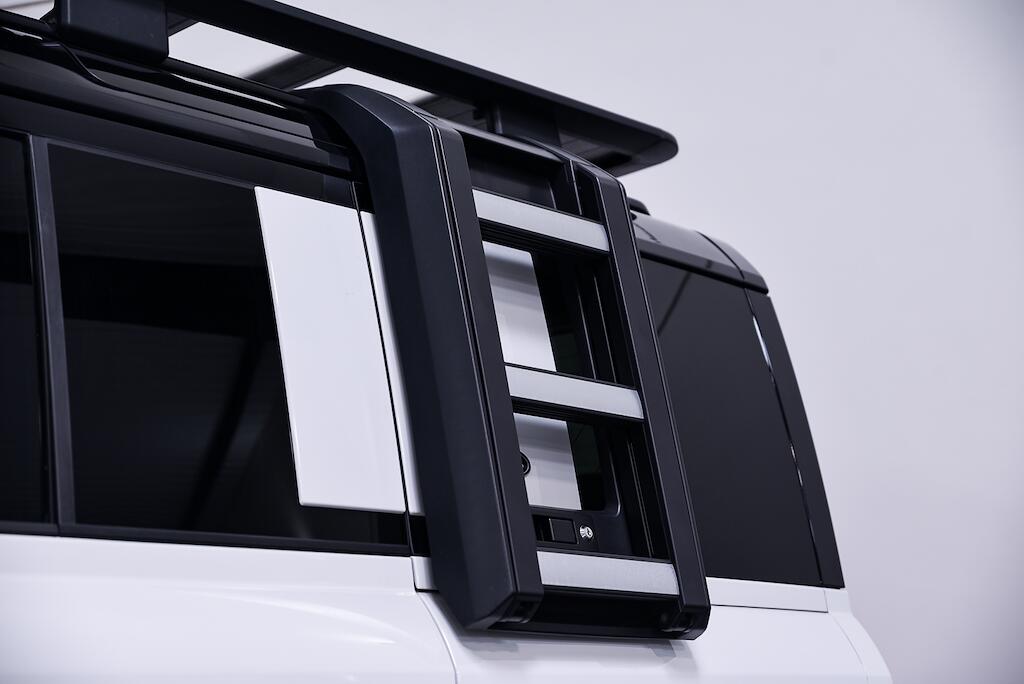 Land Rover Defender view 8