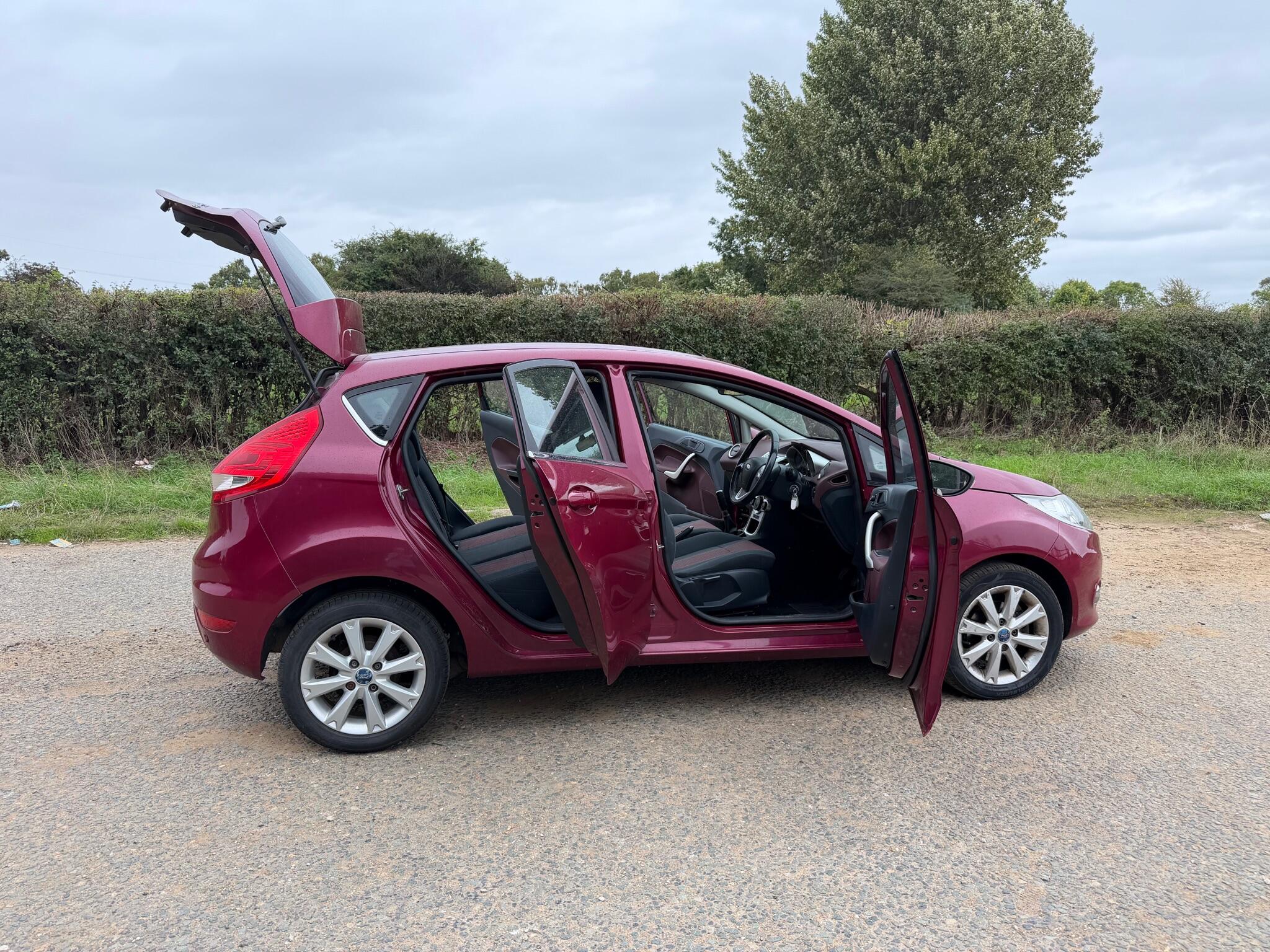 Ford Fiesta view 17