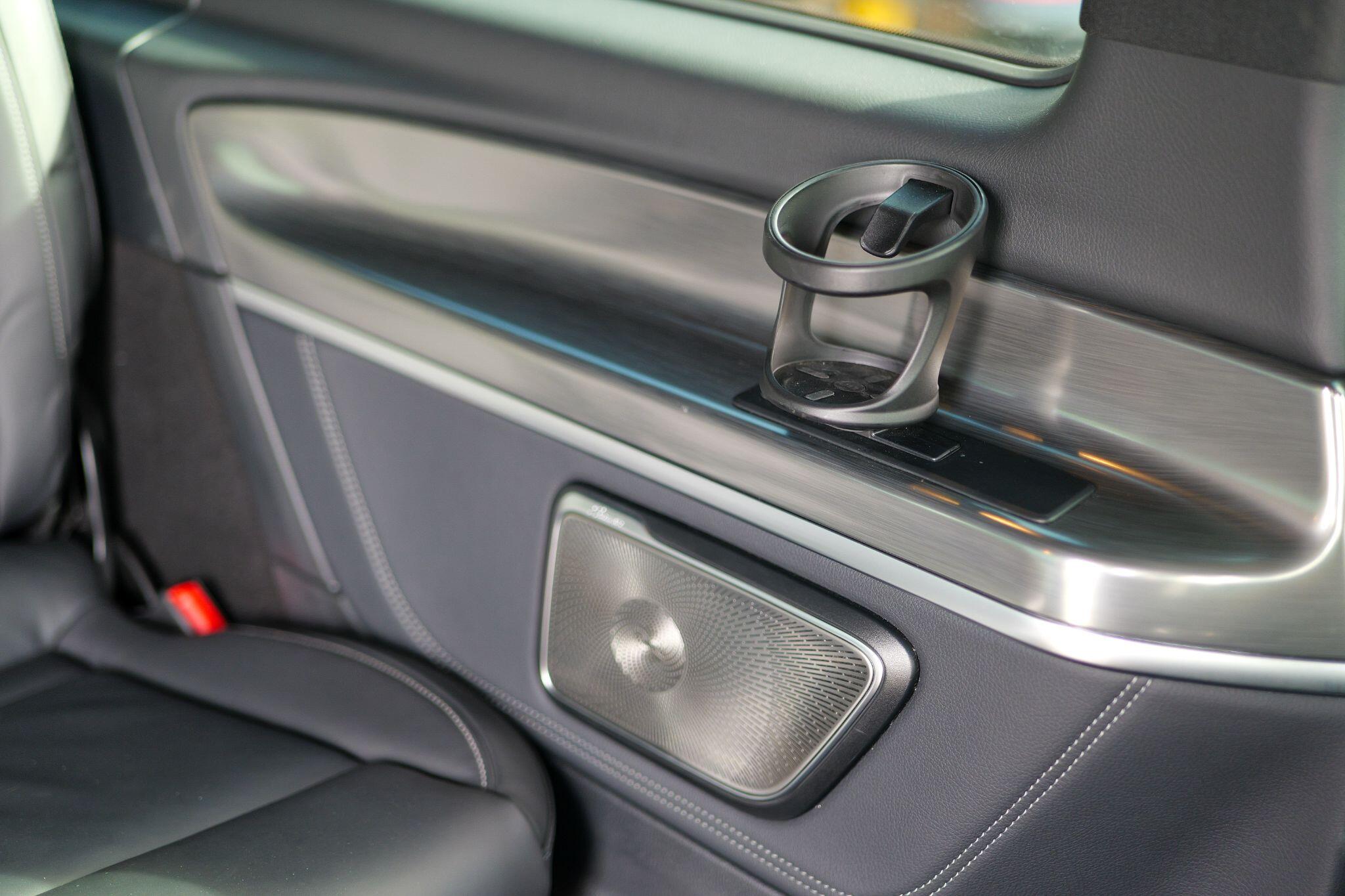 Mercedes-Benz V Class view 29