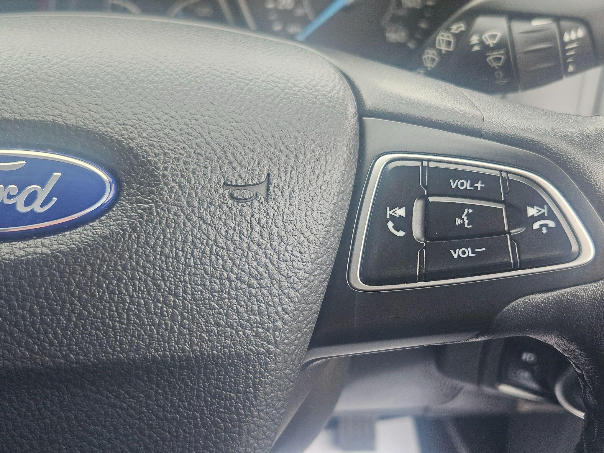 2017 Ford Focus image 37