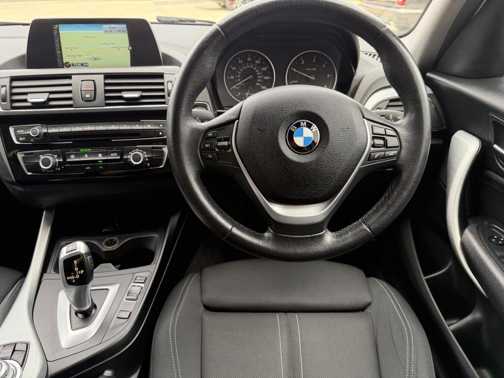 BMW 1 Series view 9