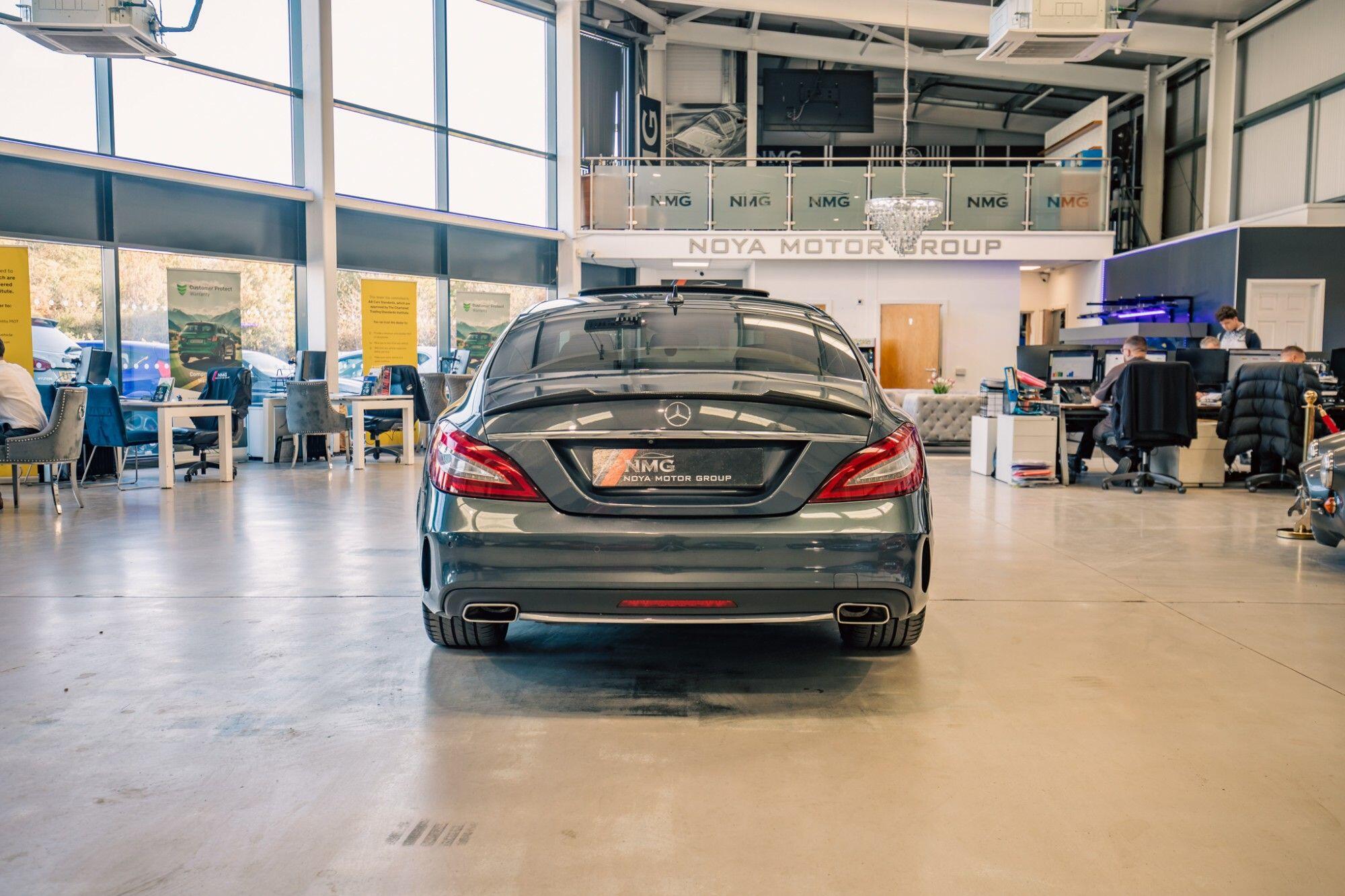 Mercedes-Benz CLS view 25