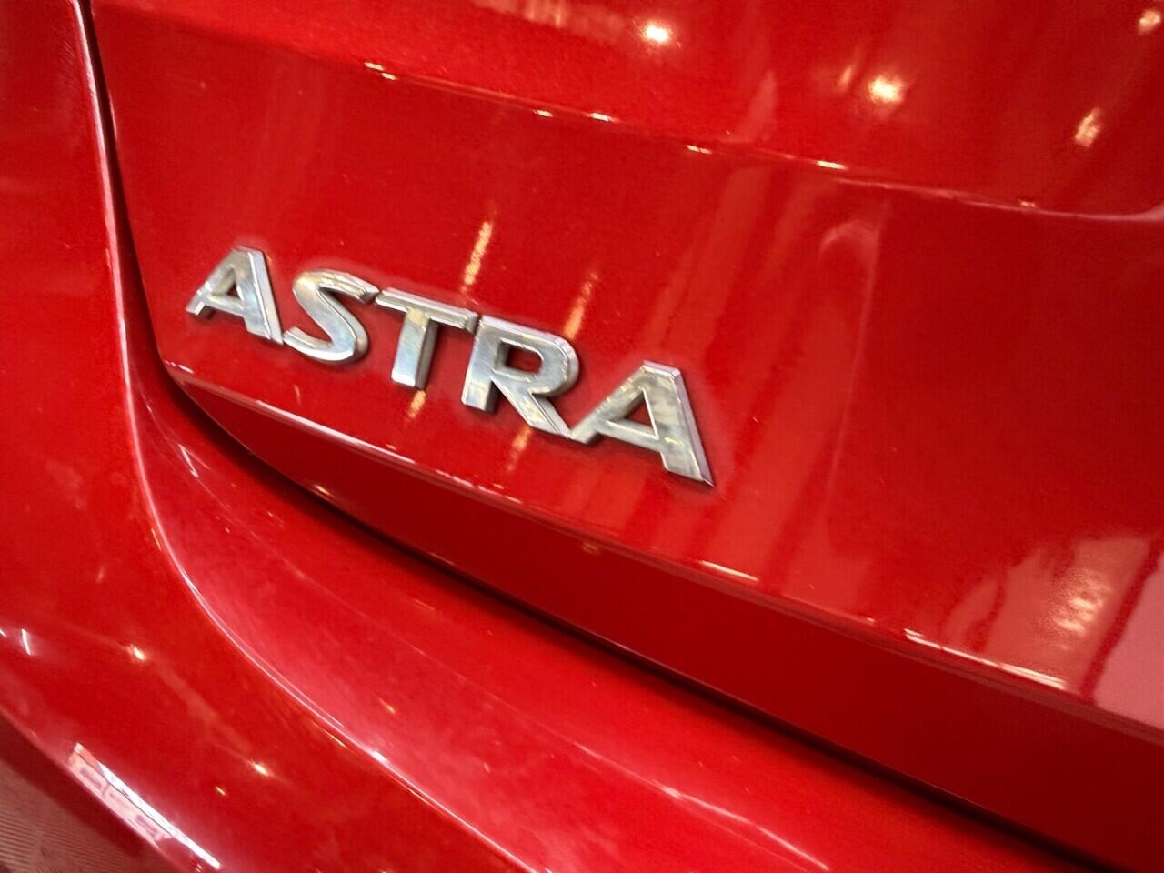 Vauxhall Astra view 30