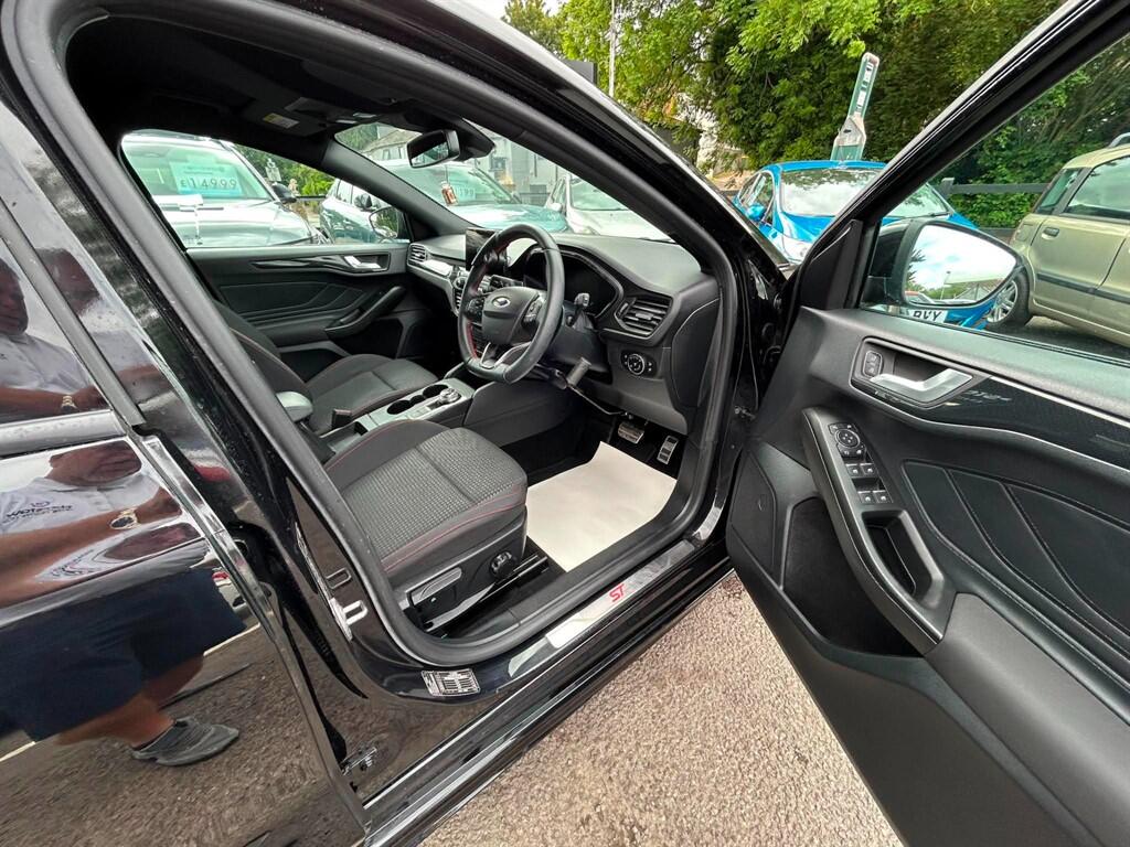 Ford Focus view 9