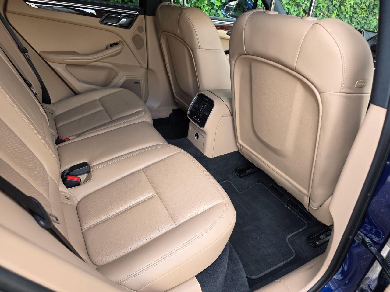 Porsche Macan view 42