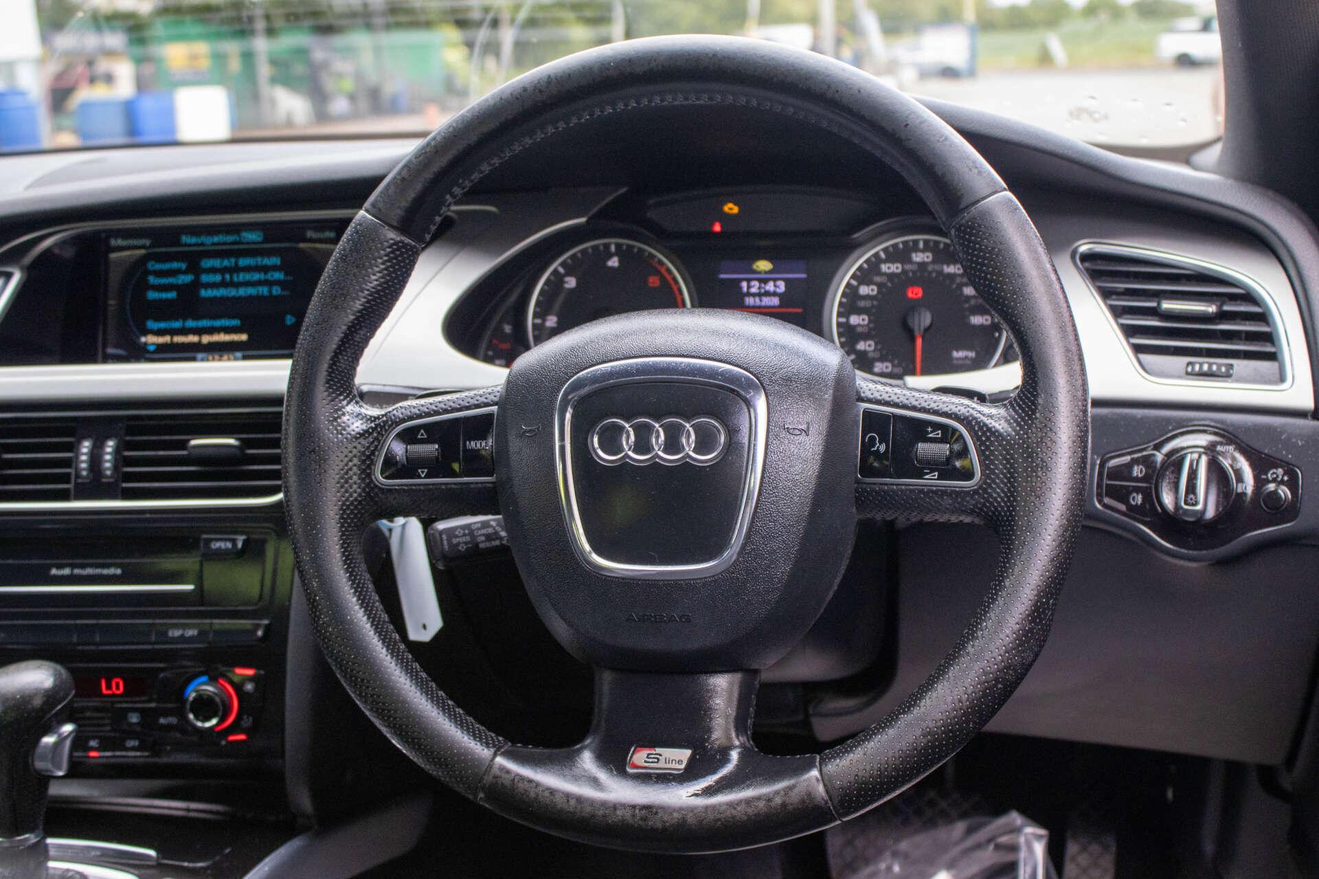 Audi A4 view 18