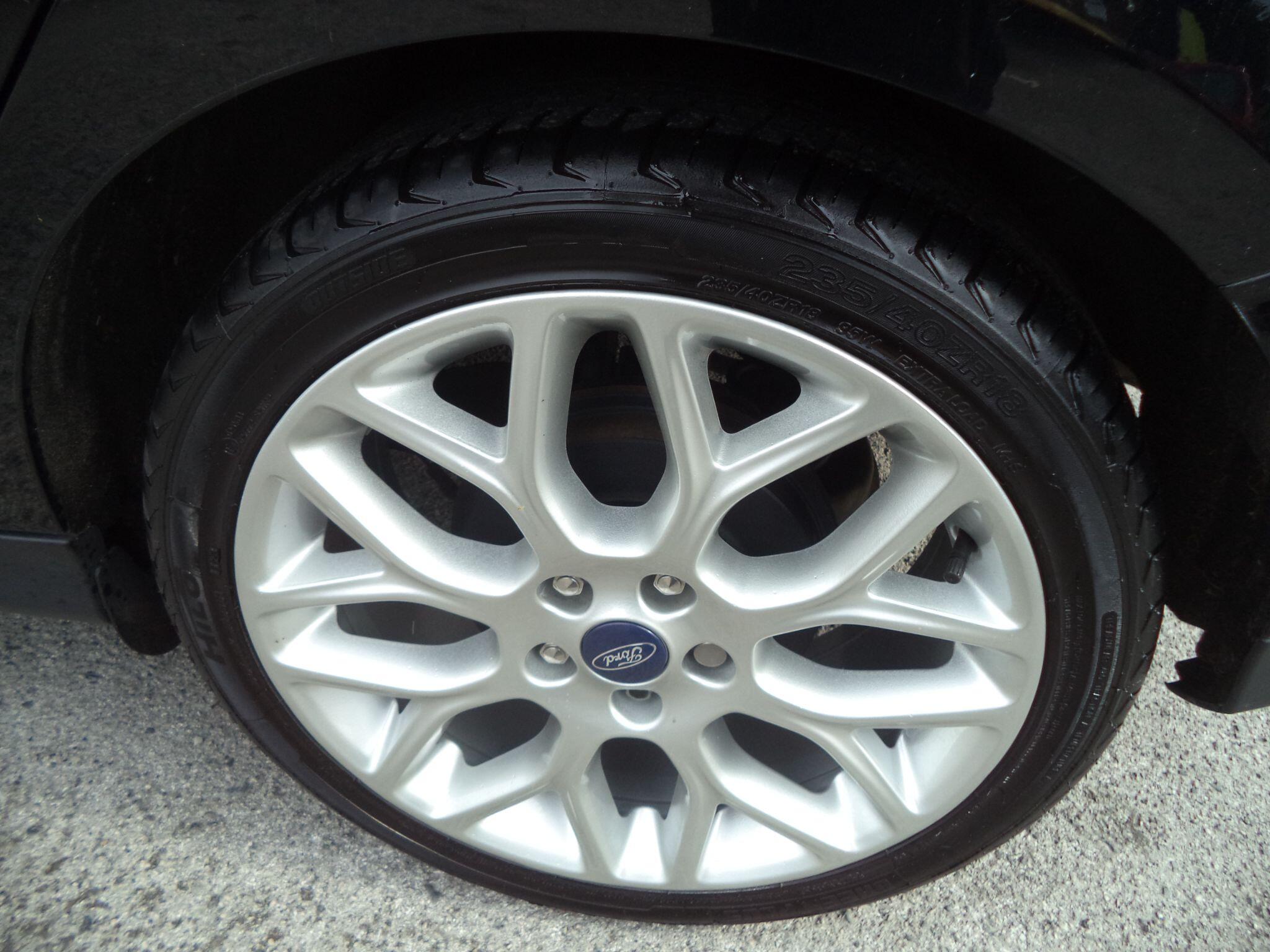 Ford Focus view 22