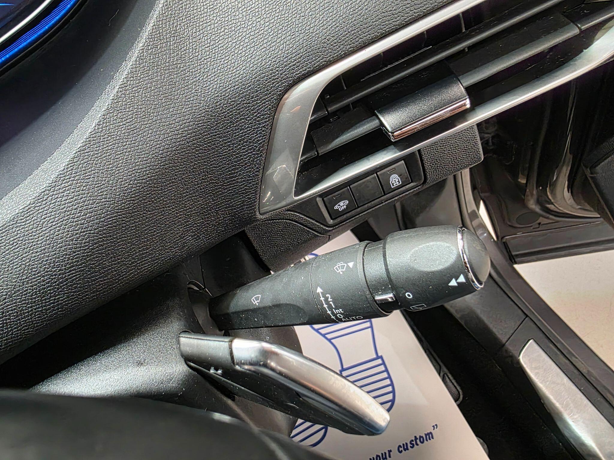 Peugeot 5008 view 18