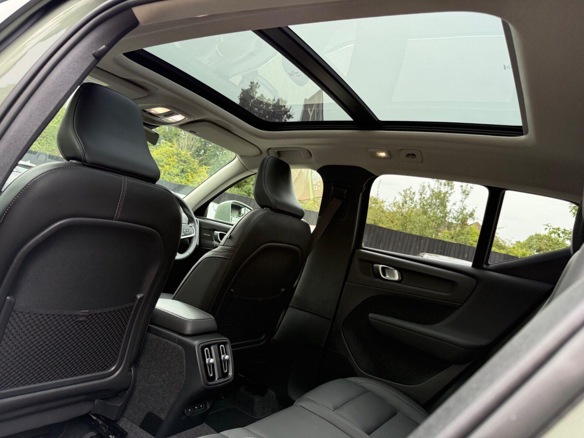 Volvo XC40 view 32