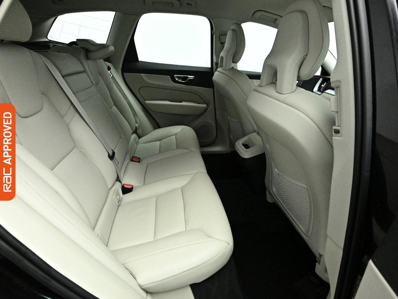 Volvo XC60 view 13