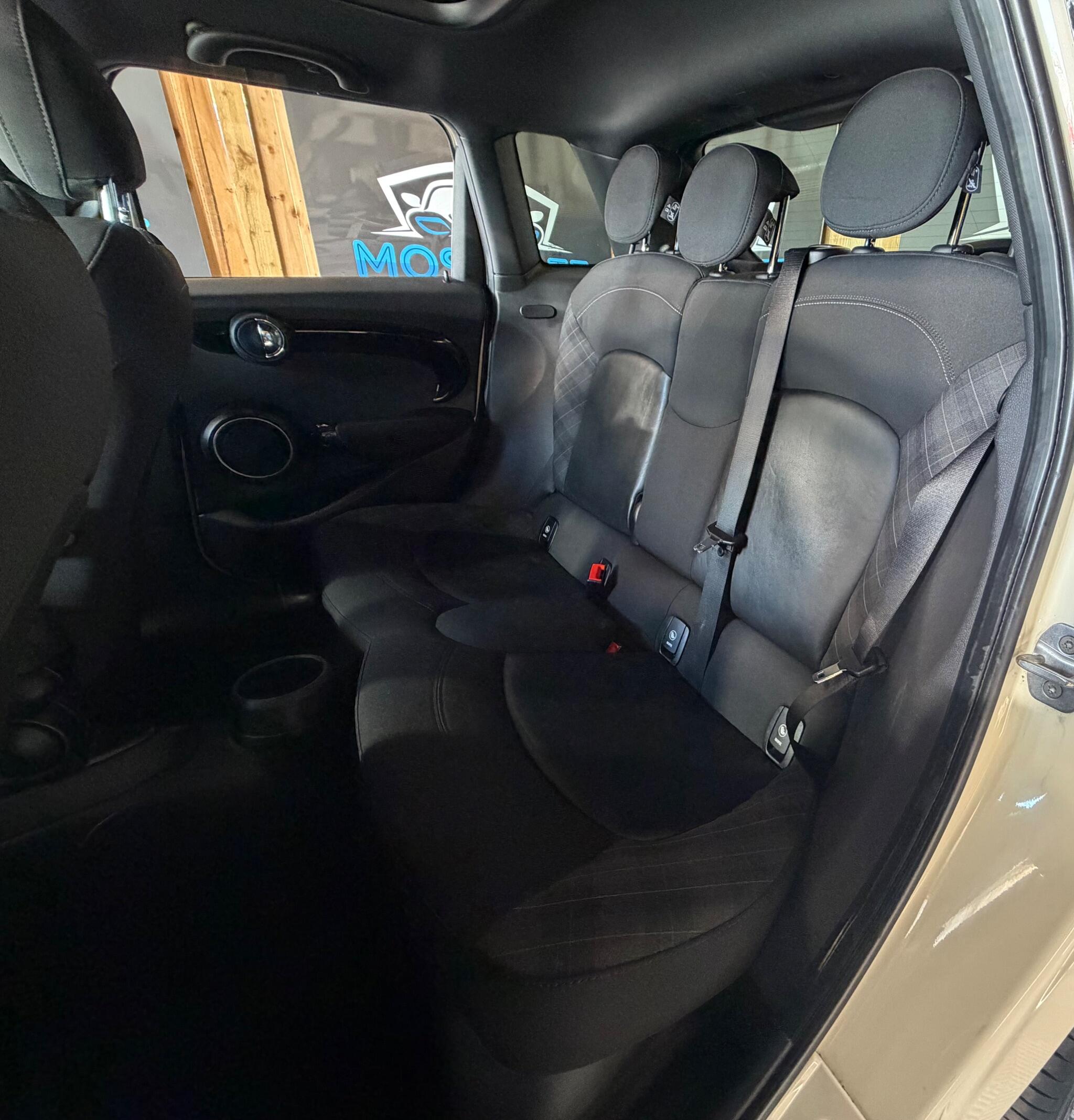 Mini Hatch view 21