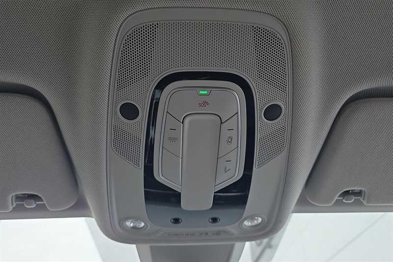 Audi Q7 view 37