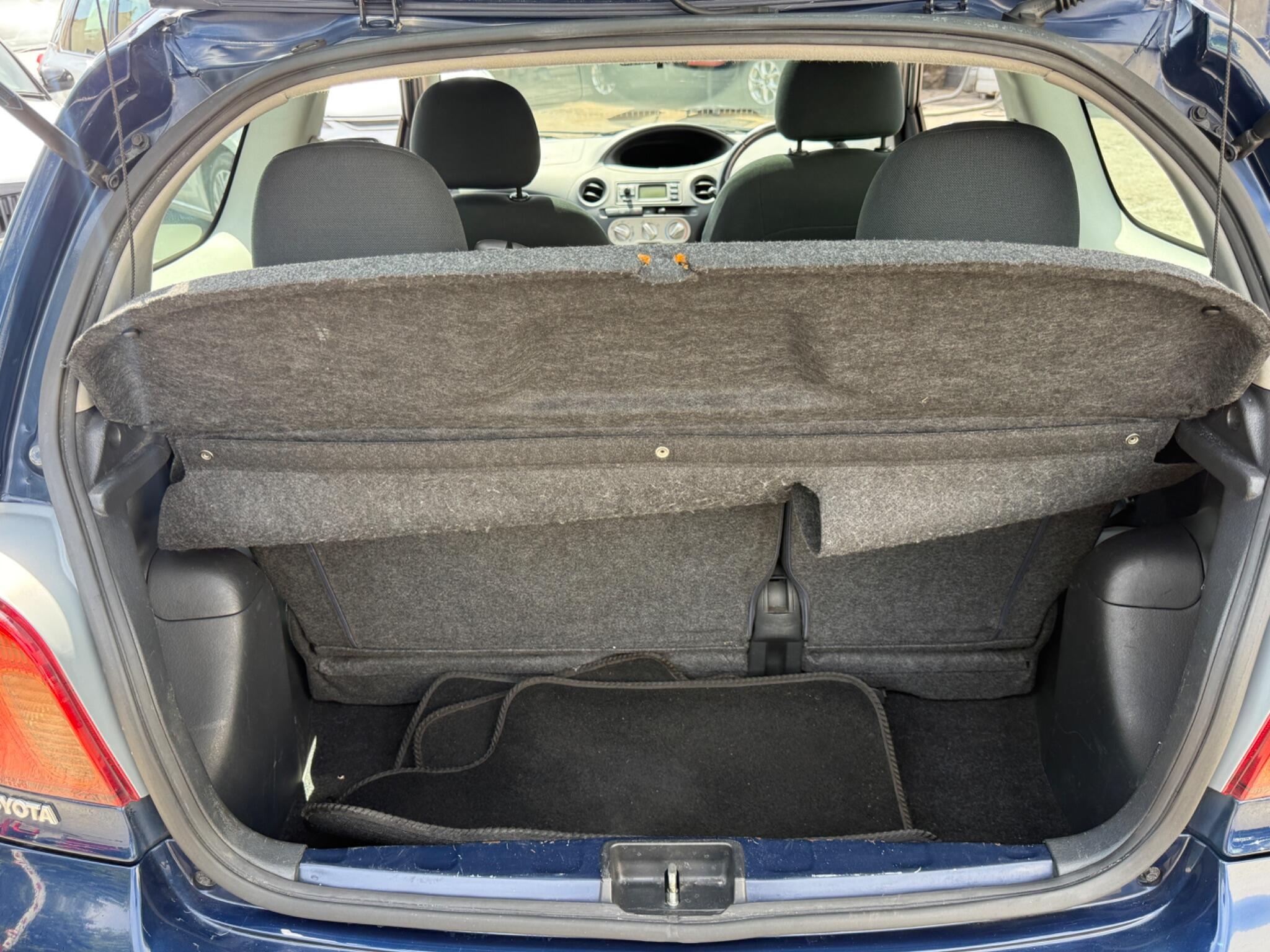 Toyota Yaris - Image 32