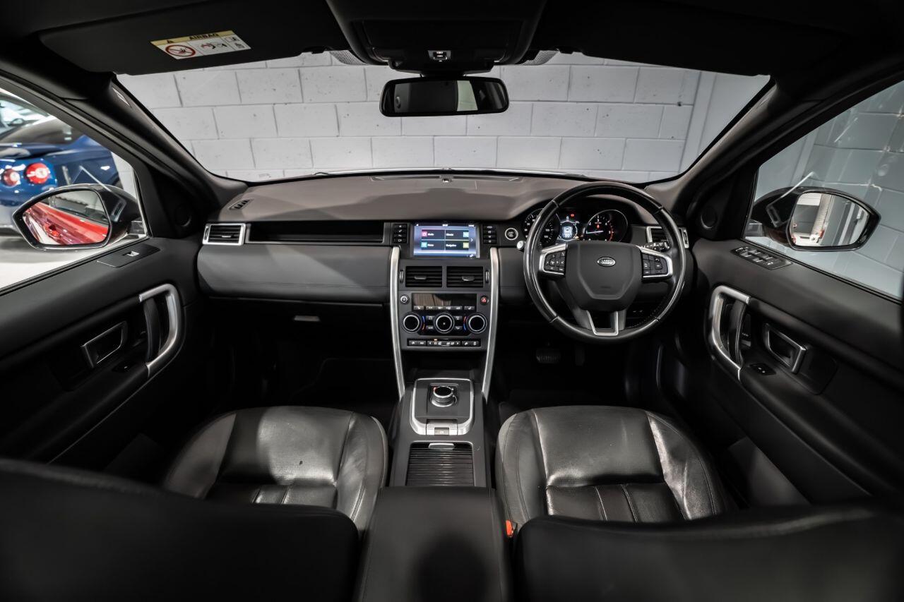 Land Rover Discovery Sport view 2