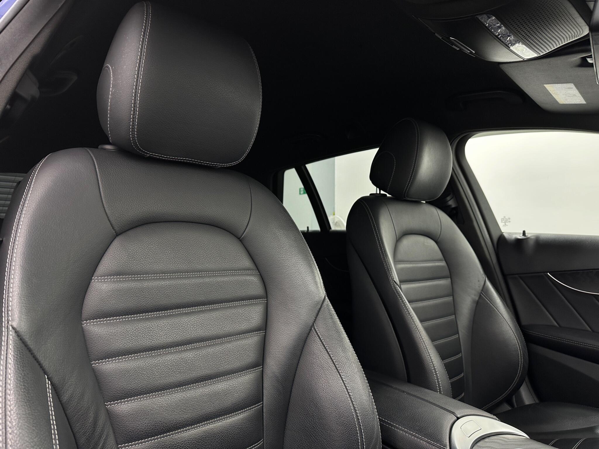 Mercedes-Benz C-Class view 35