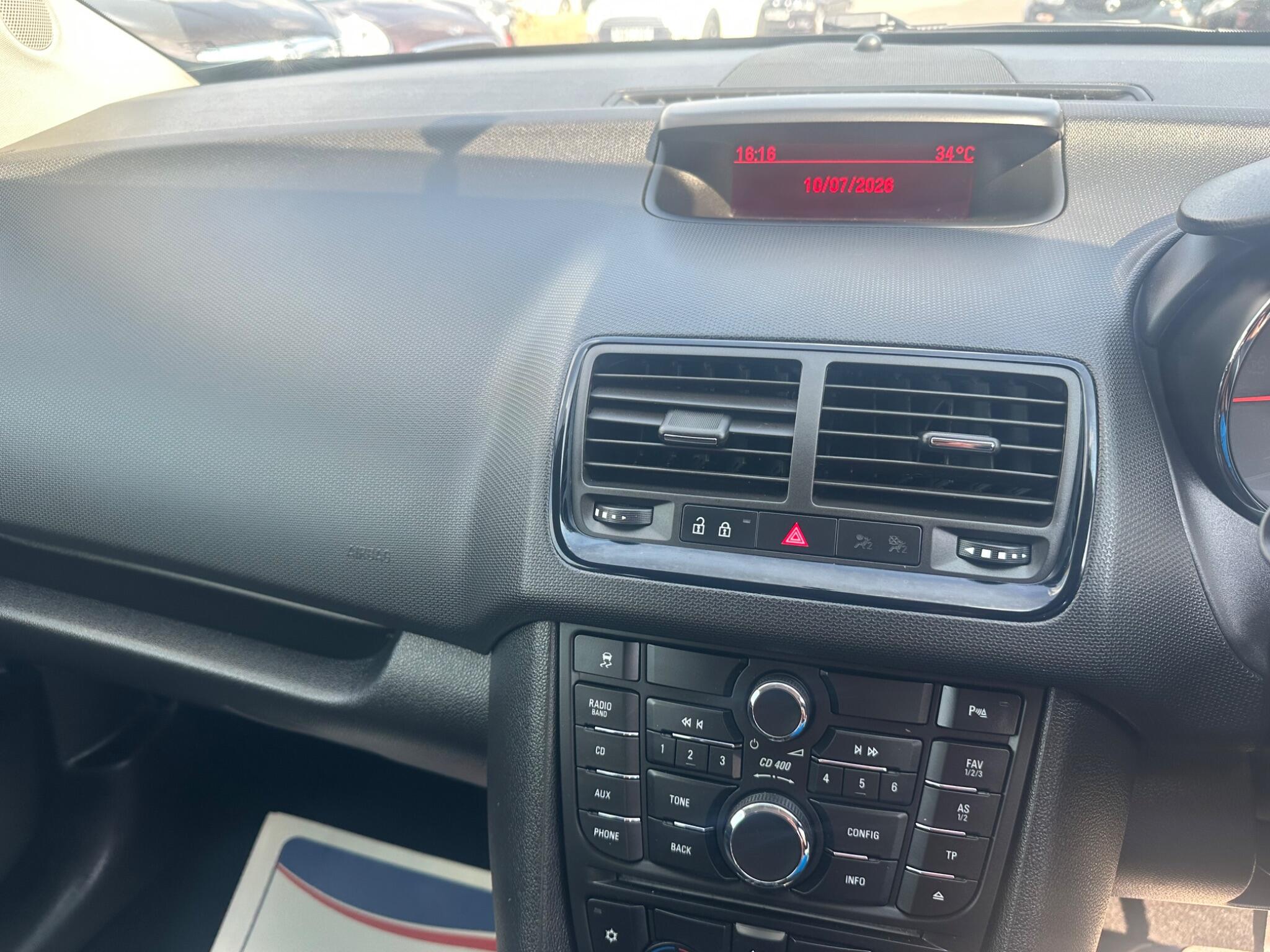 Vauxhall Meriva view 25