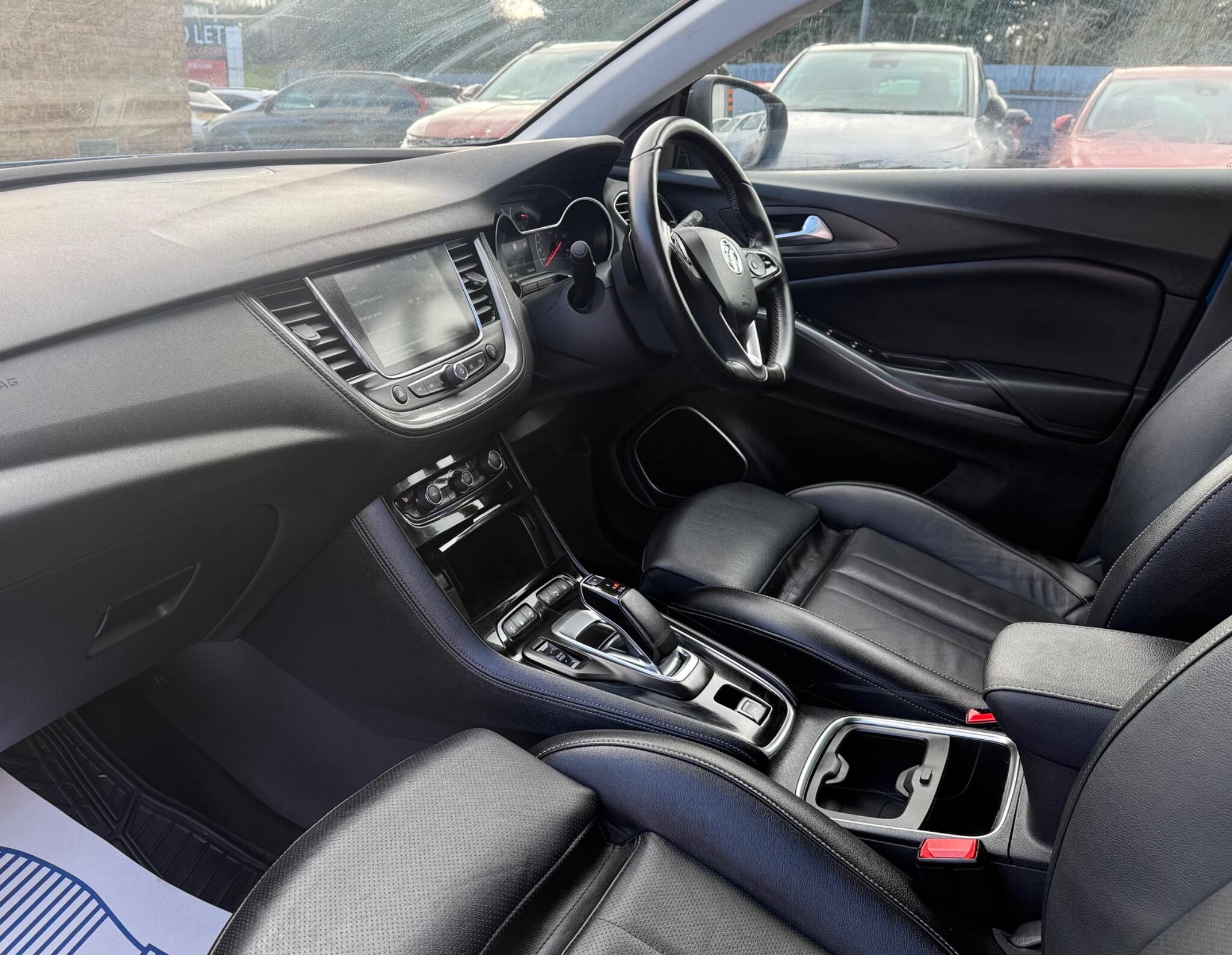 Vauxhall Grandland X view 4