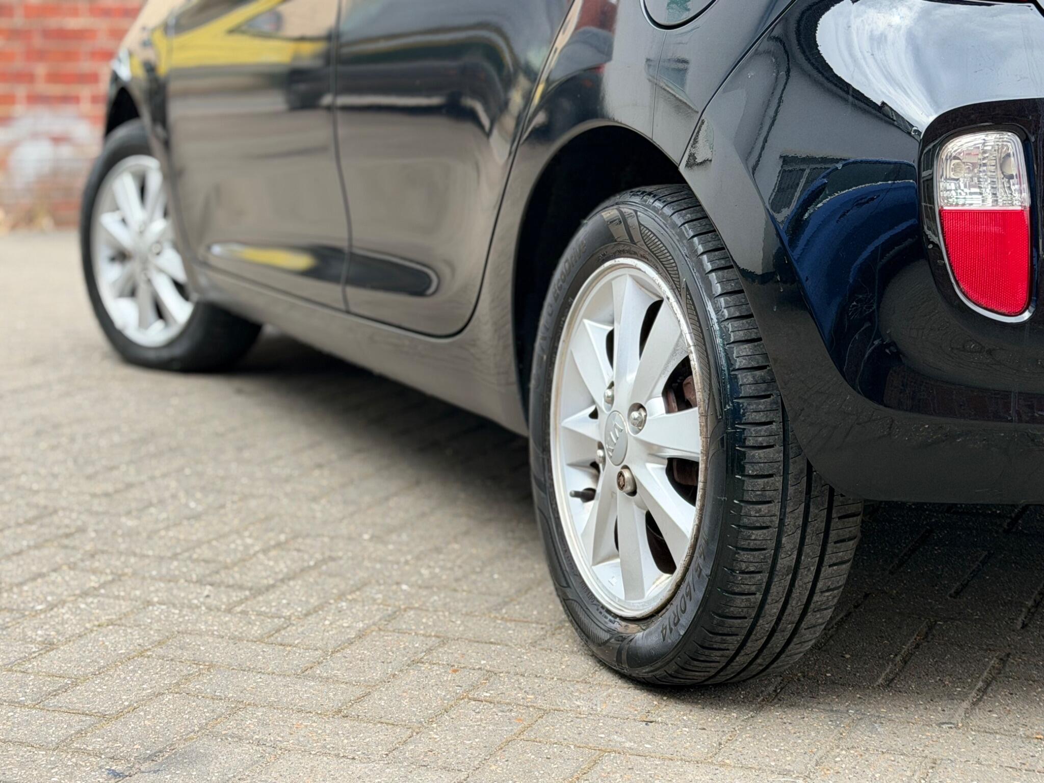 Kia Picanto view 12