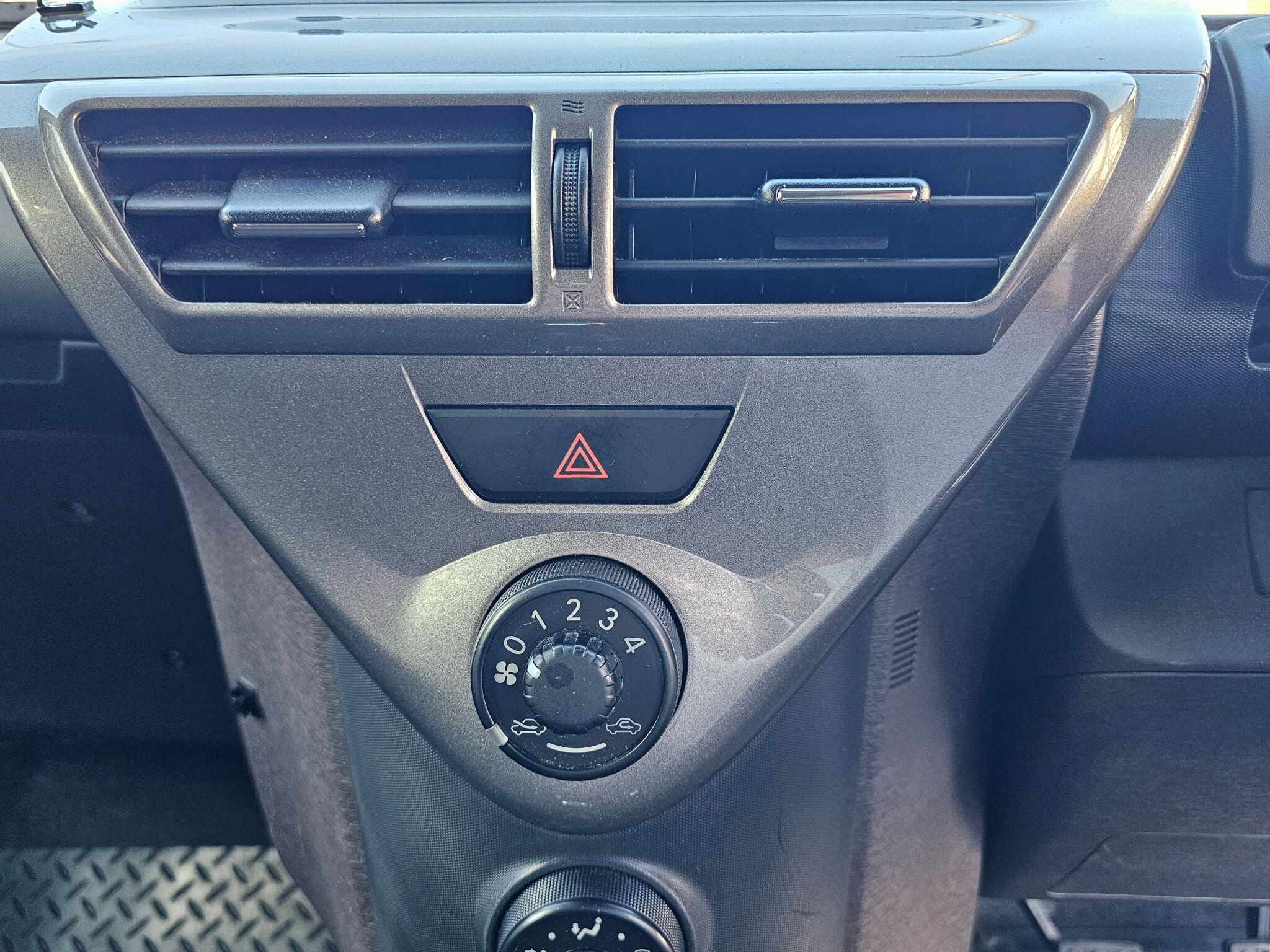 Toyota Iq view 29