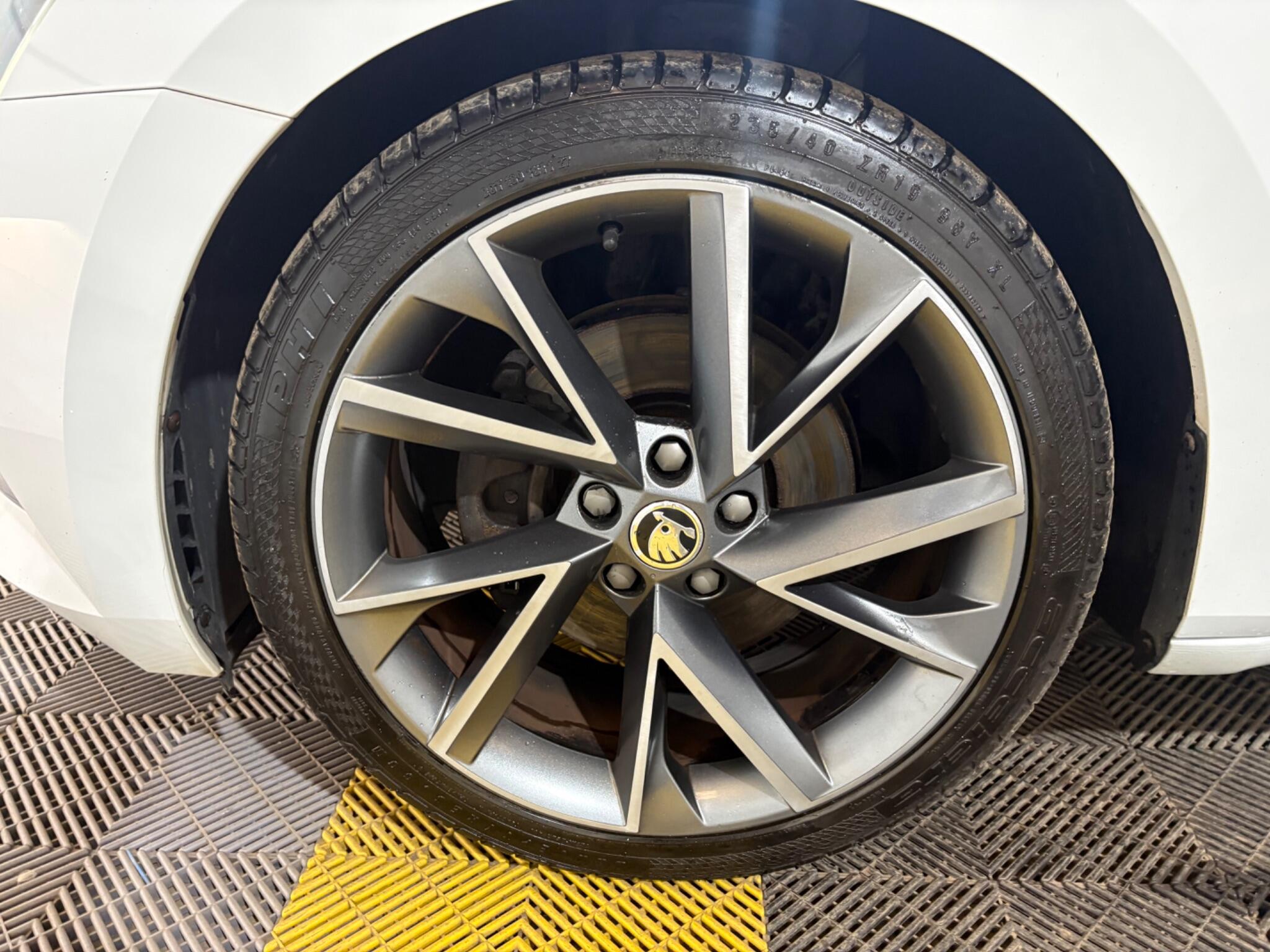Skoda Superb view 45