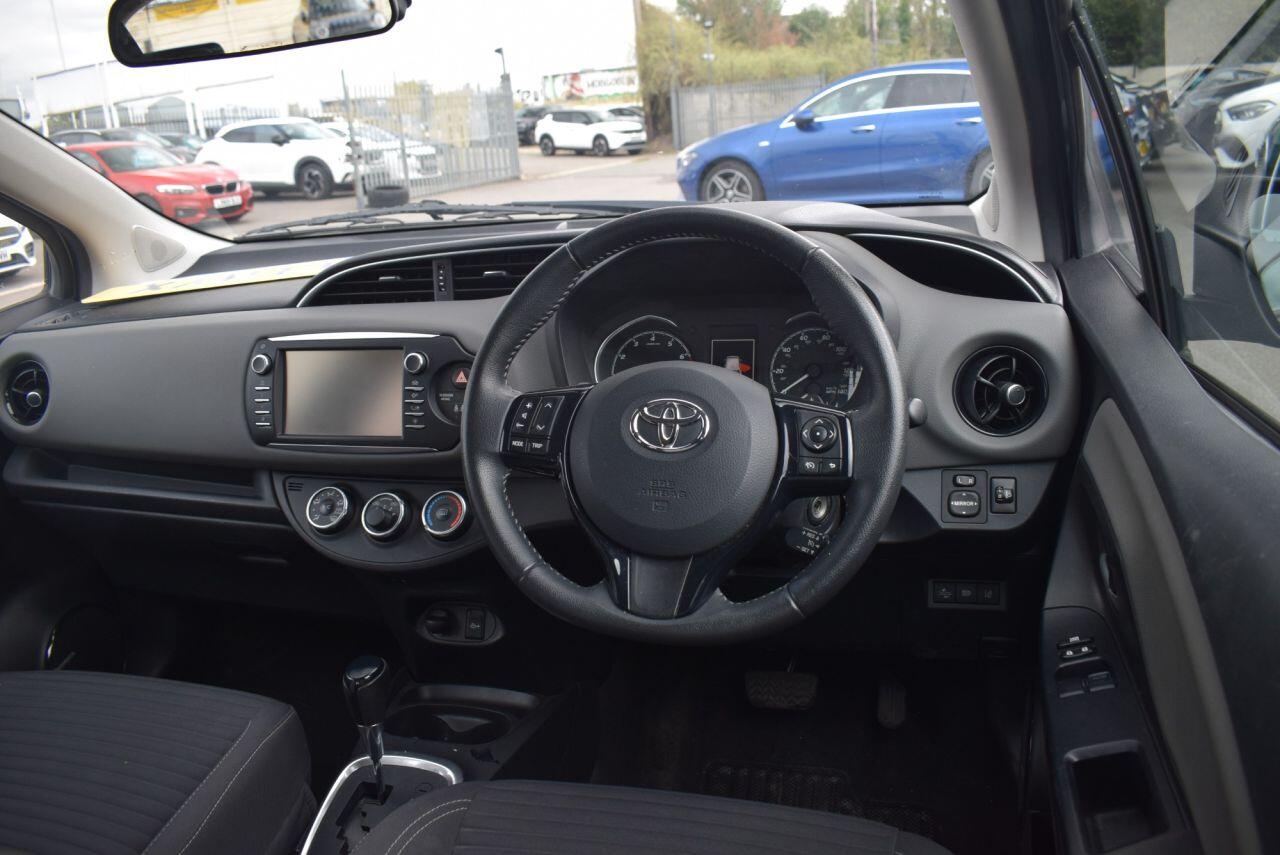 Toyota Yaris view 21