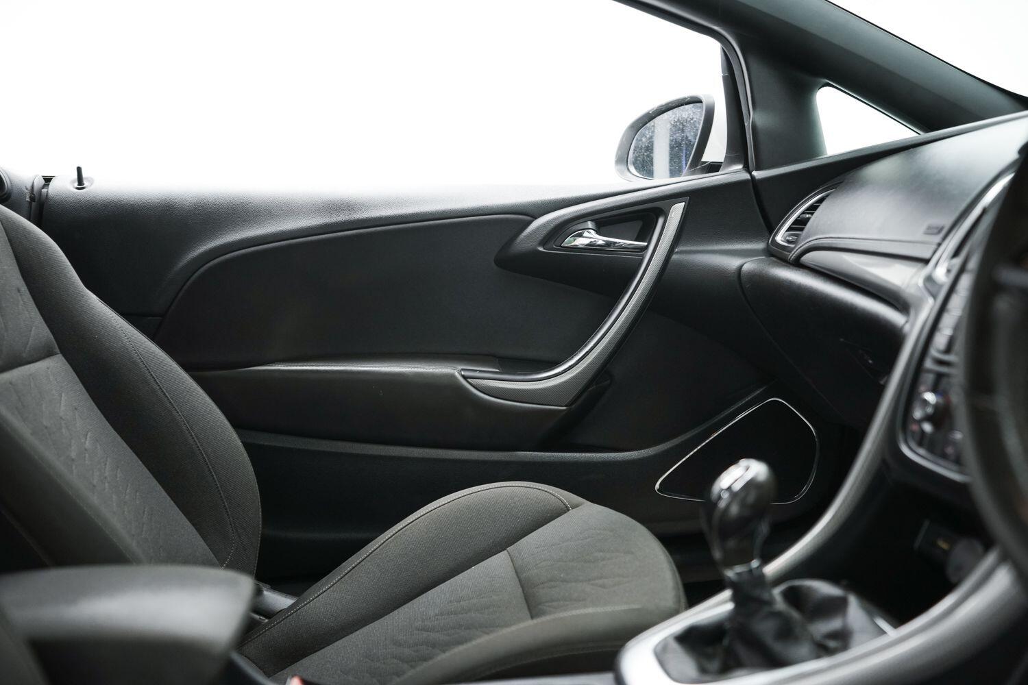 Vauxhall Cascada view 17