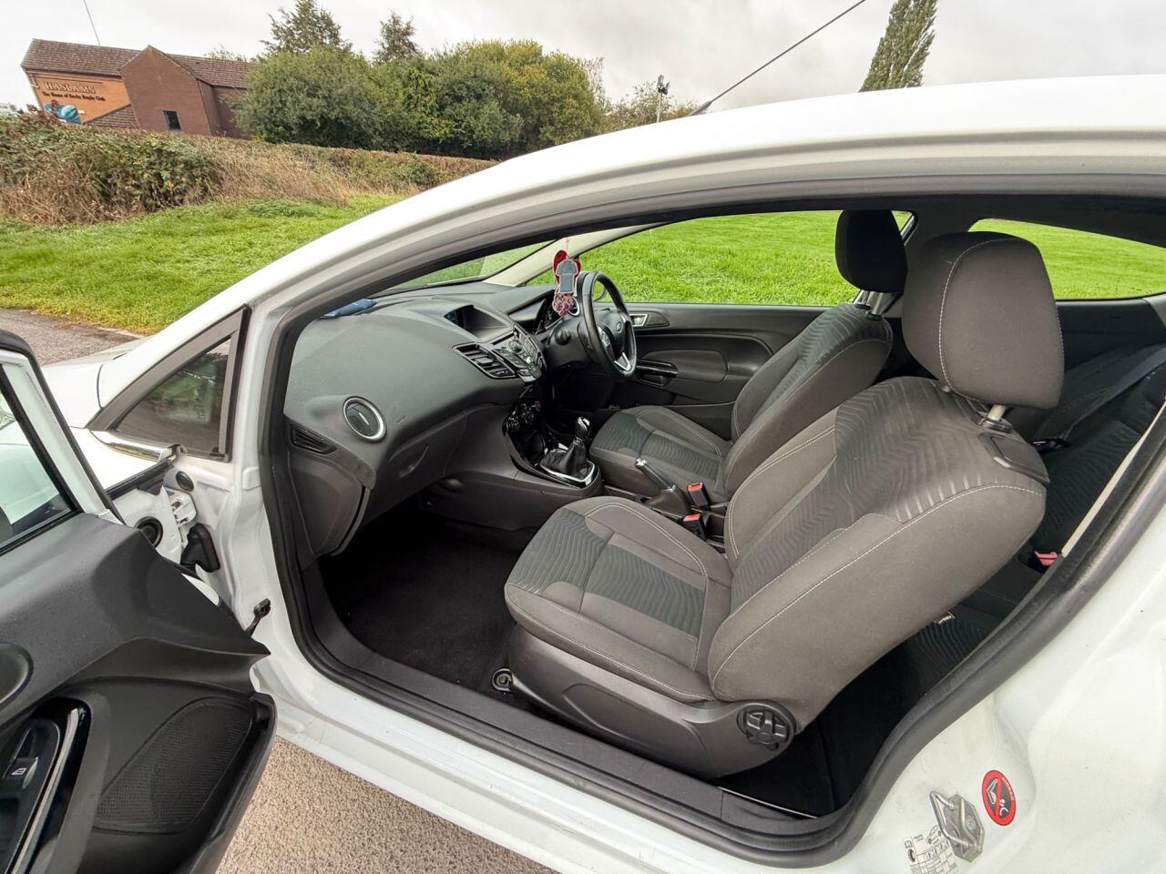 Ford Fiesta view 64
