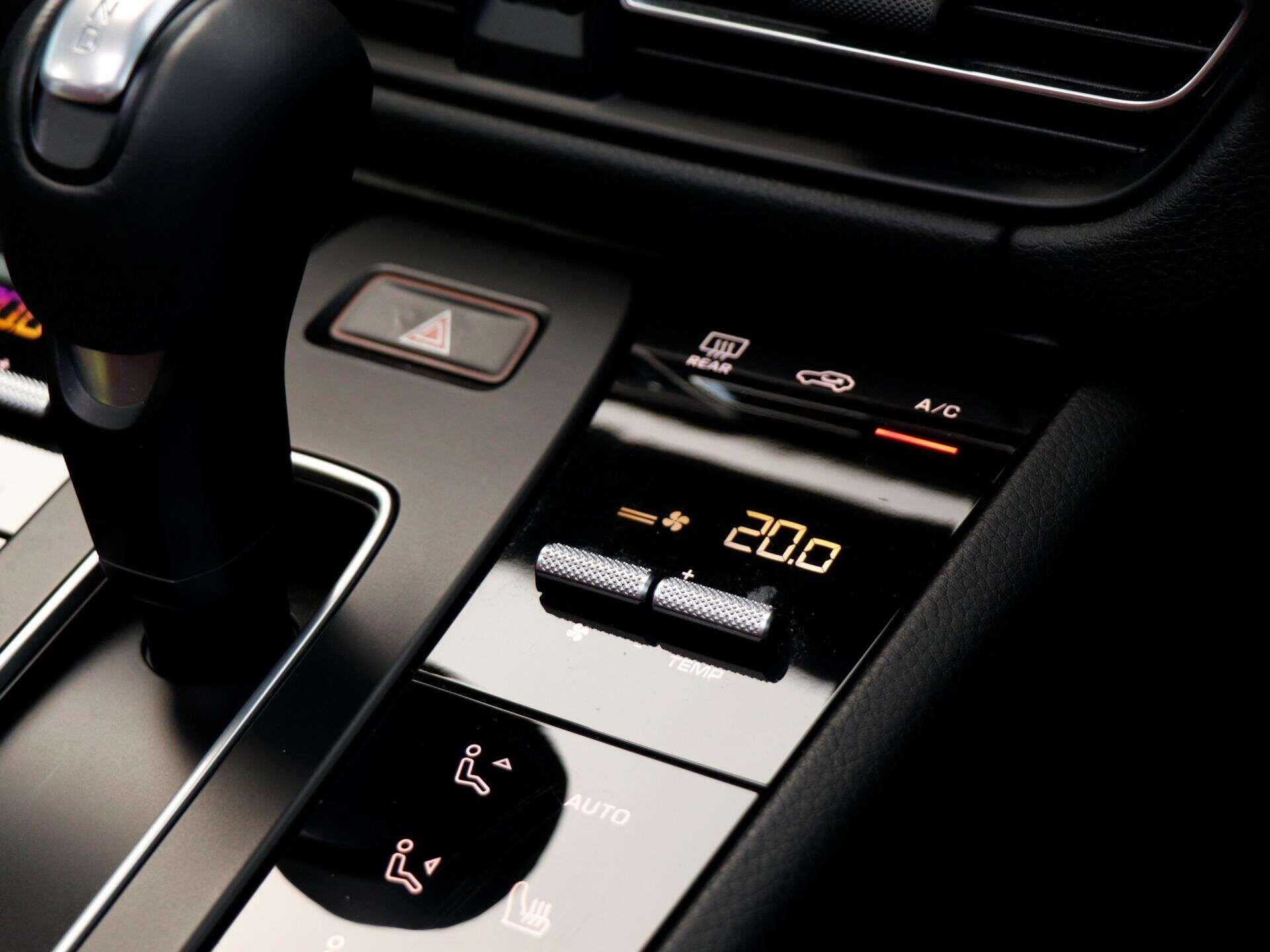 Porsche Macan view 17