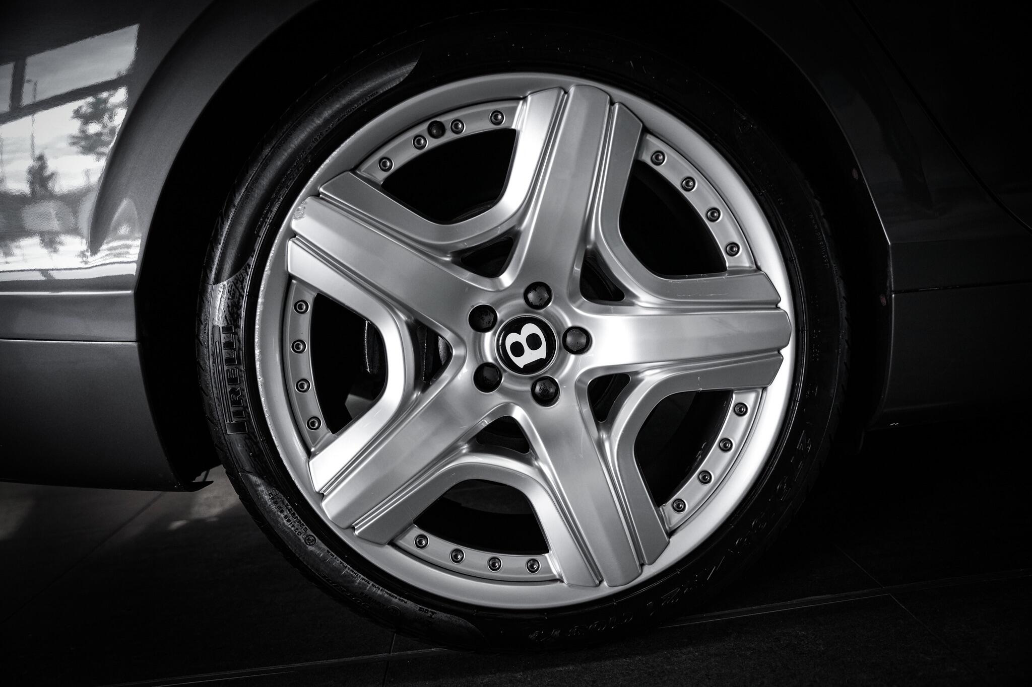 Bentley Flying Spur view 28