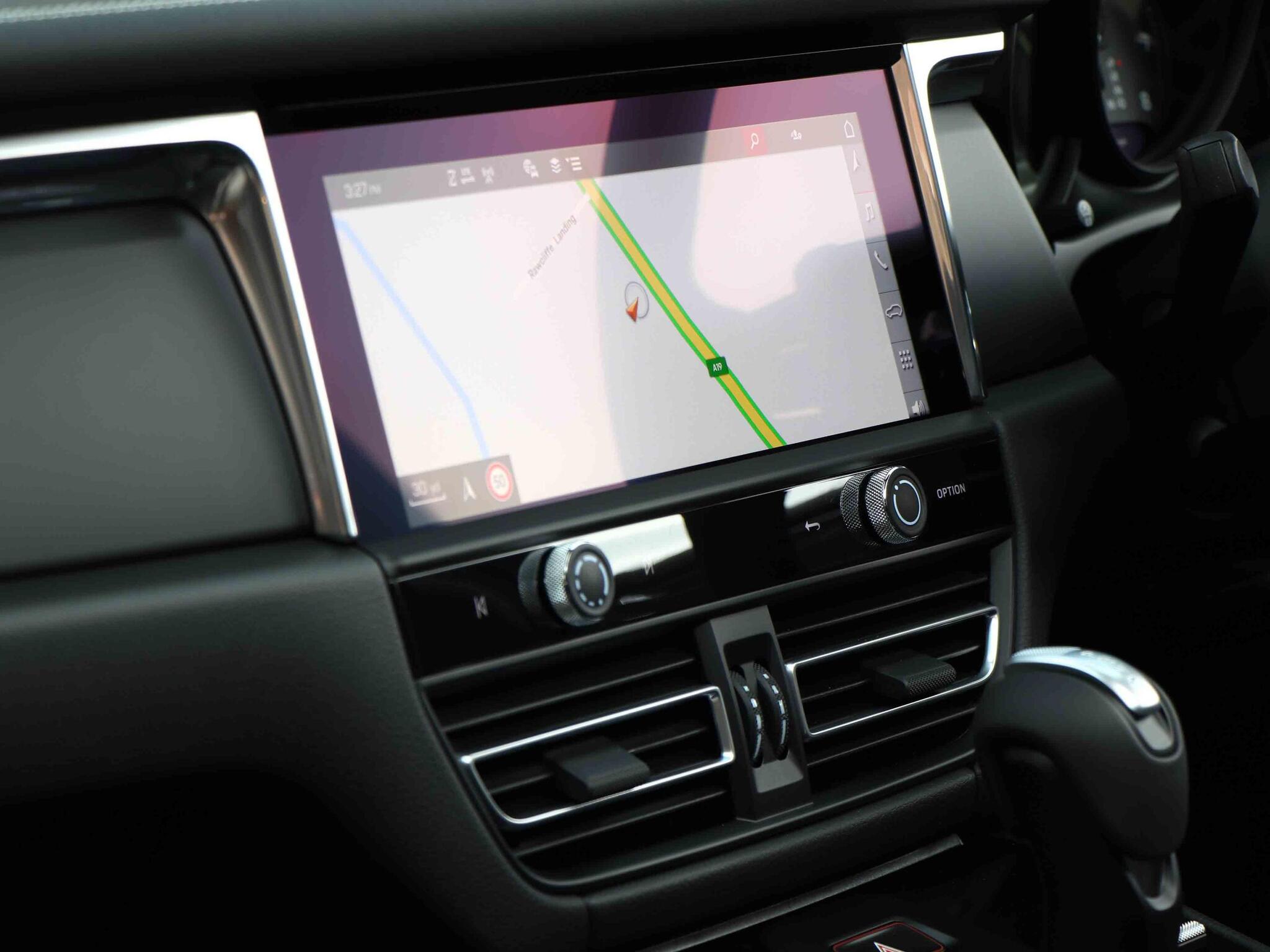 Porsche Macan view 41