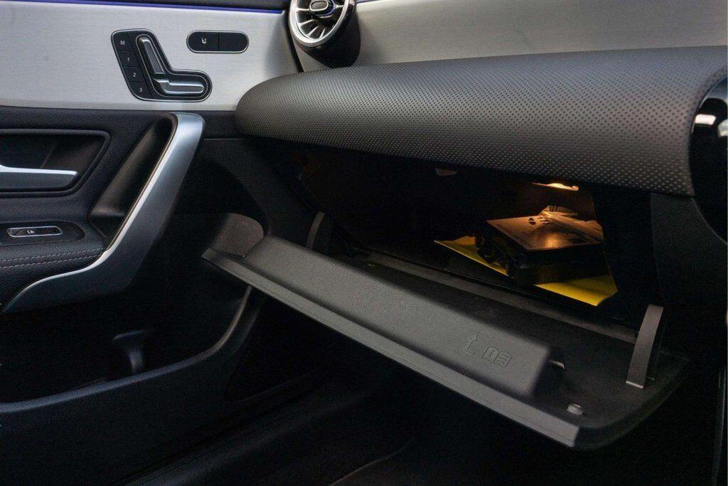 Mercedes-Benz CLA view 19