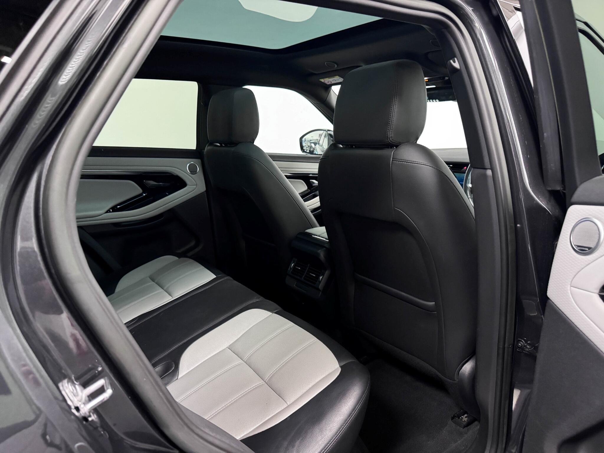 Land Rover Range Rover Evoque view 28