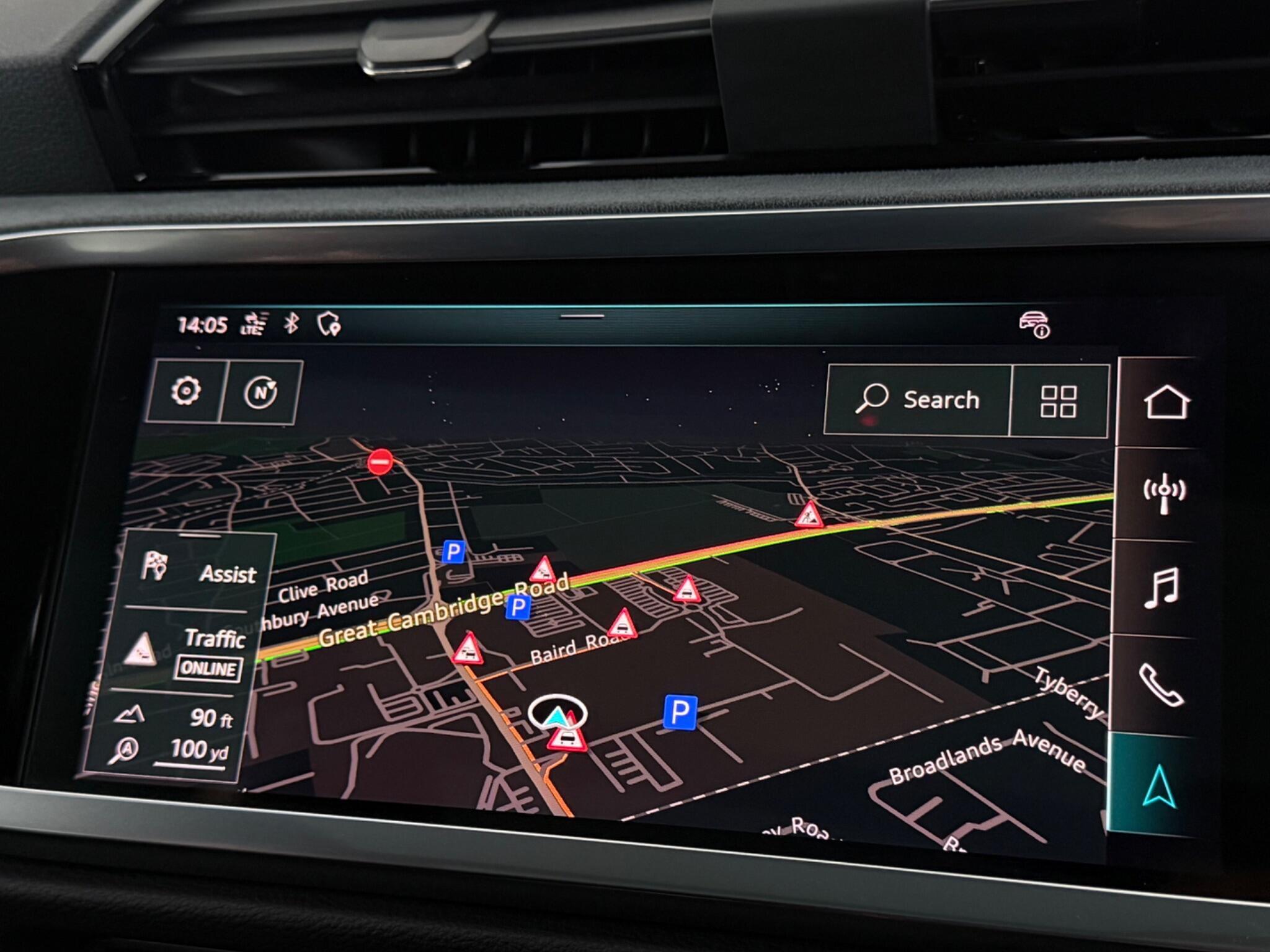 Audi Q3 view 27
