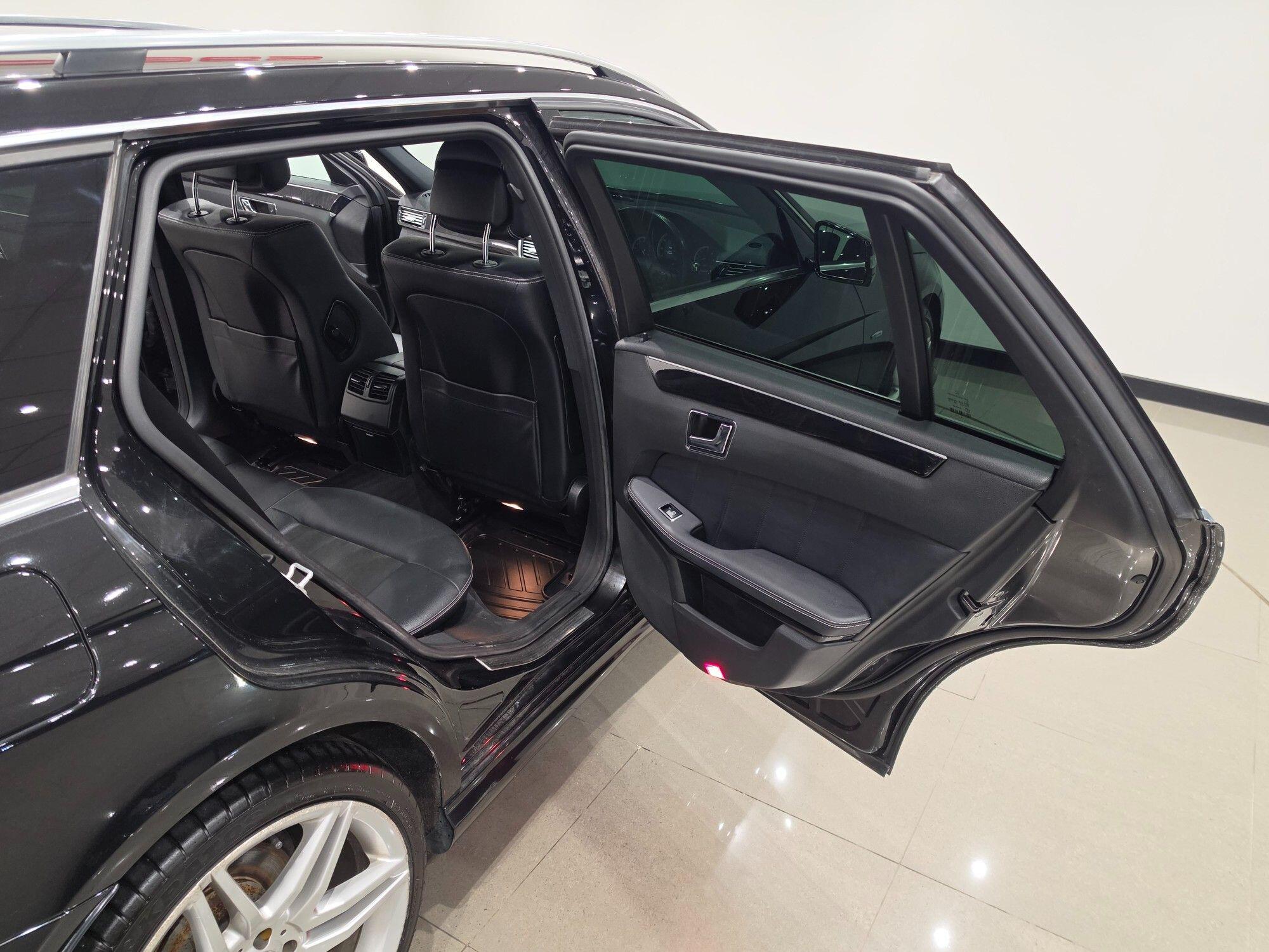 Mercedes-Benz E-Class view 57