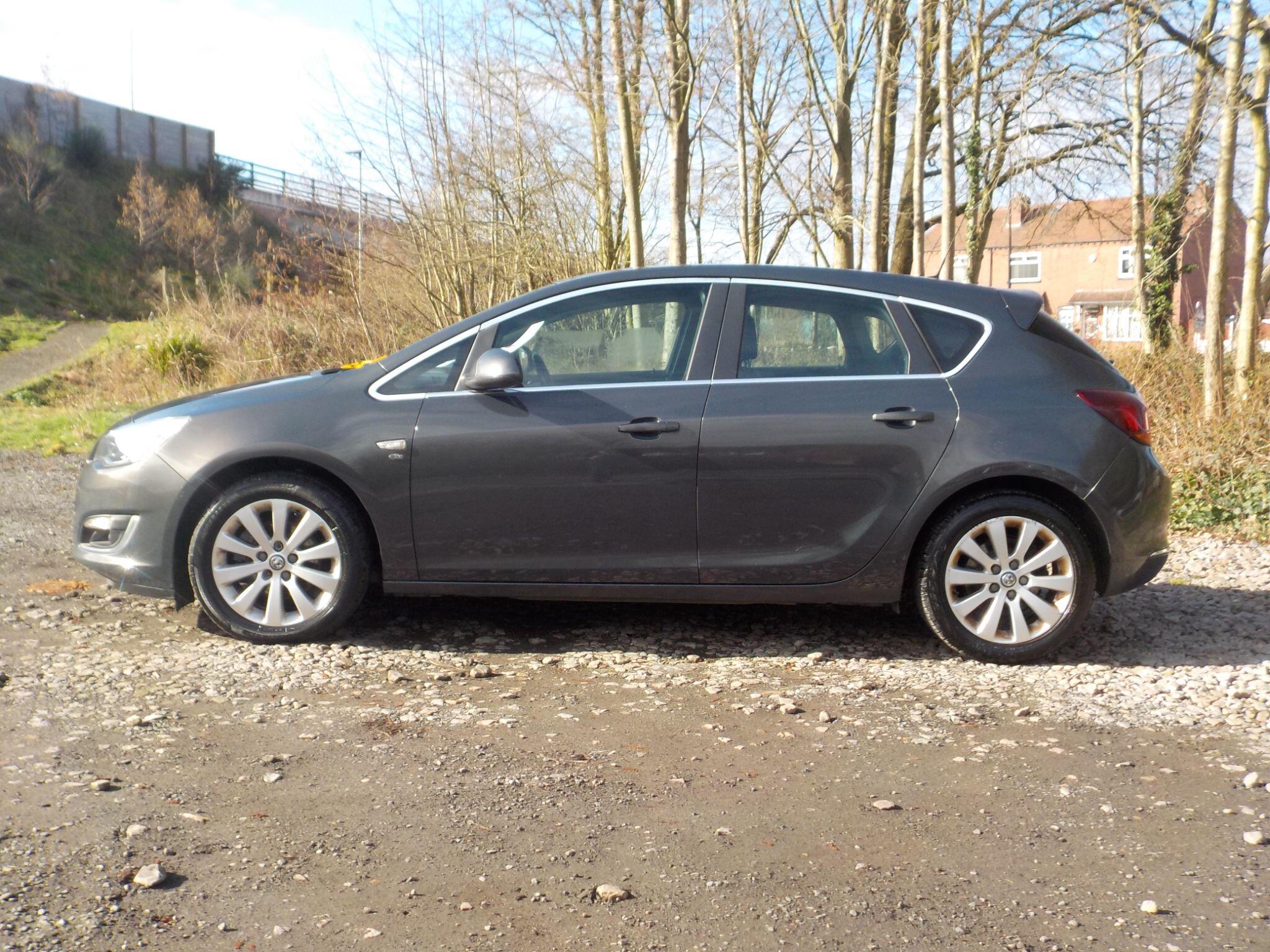 Vauxhall Astra 1.7 CDTi ecoFLEX 99g Elite Euro 5 (s/s) 5dr