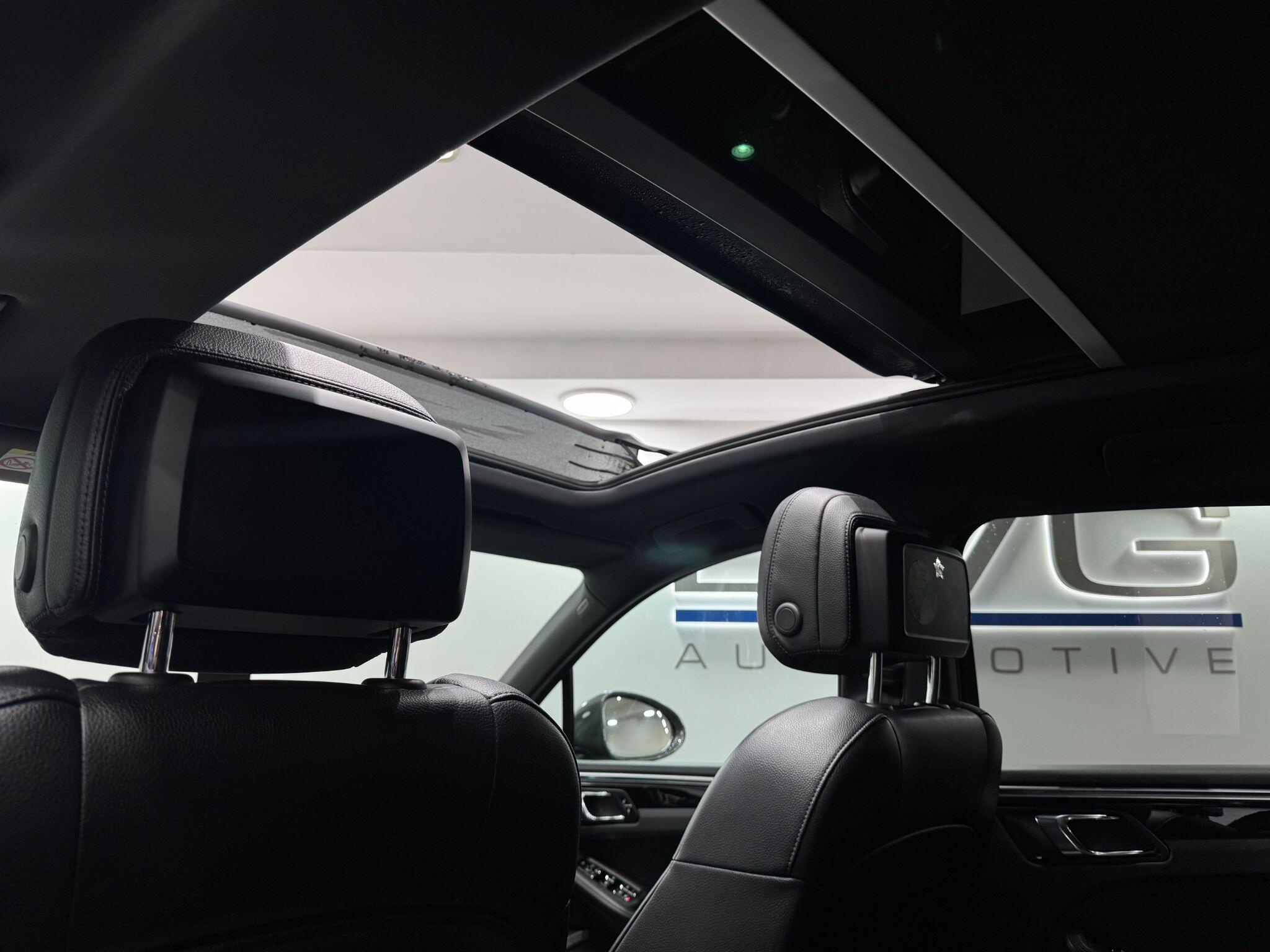 Porsche Macan view 47