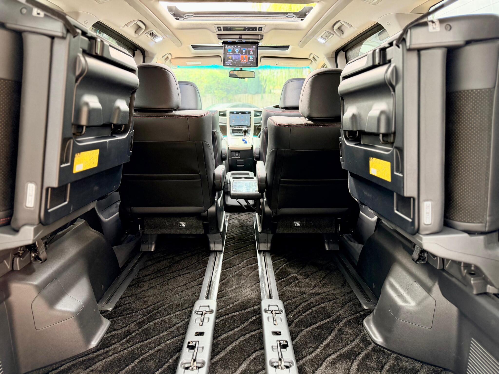 Toyota Vellfire view 13