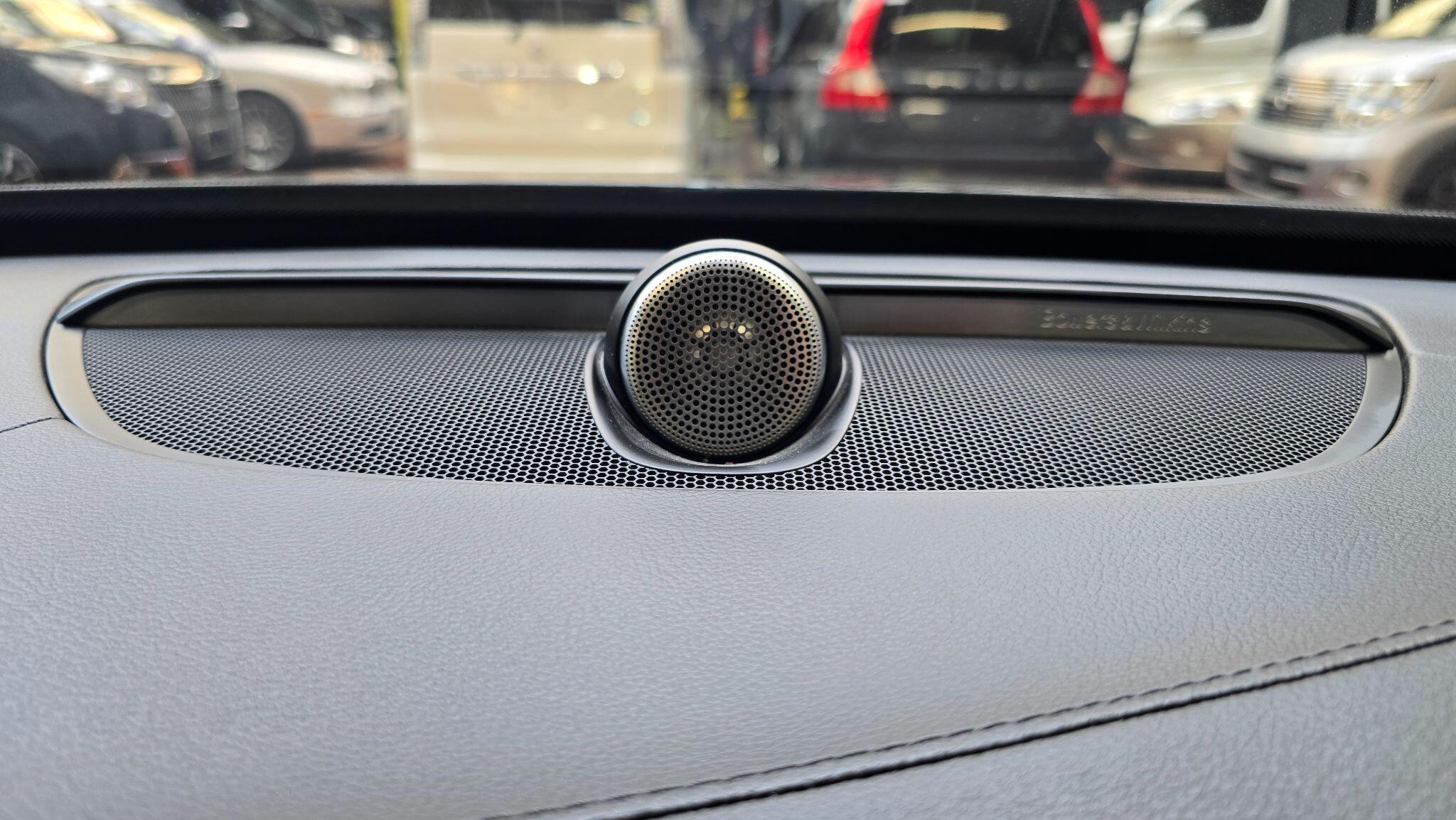 Volvo XC90 view 10