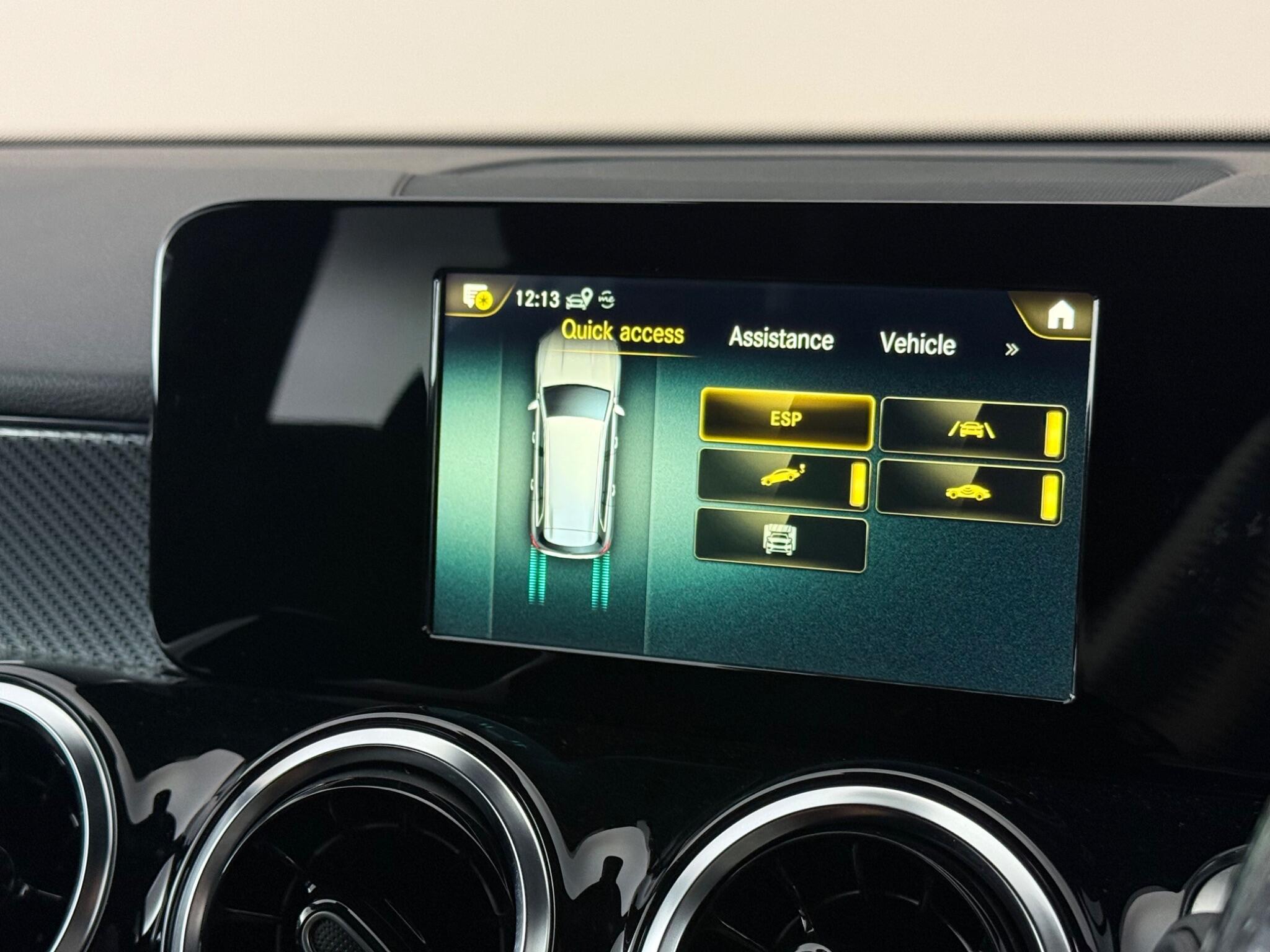 Mercedes-Benz GLB view 27